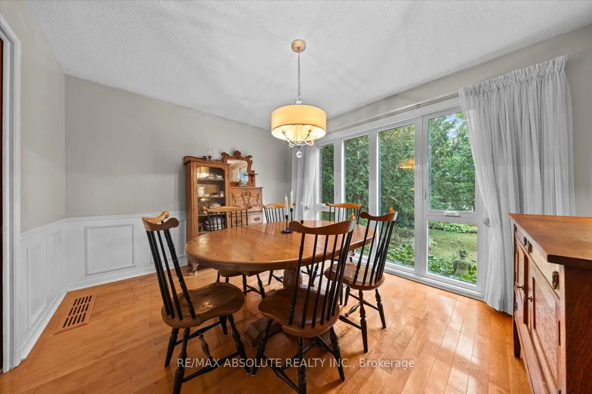 22 Banting Crescent