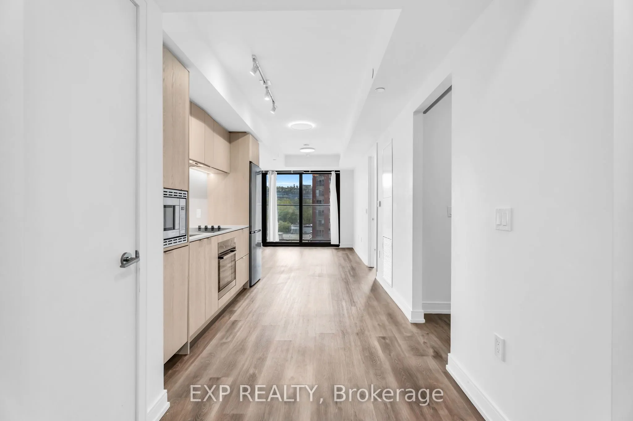 1 Jarvis Street, #828