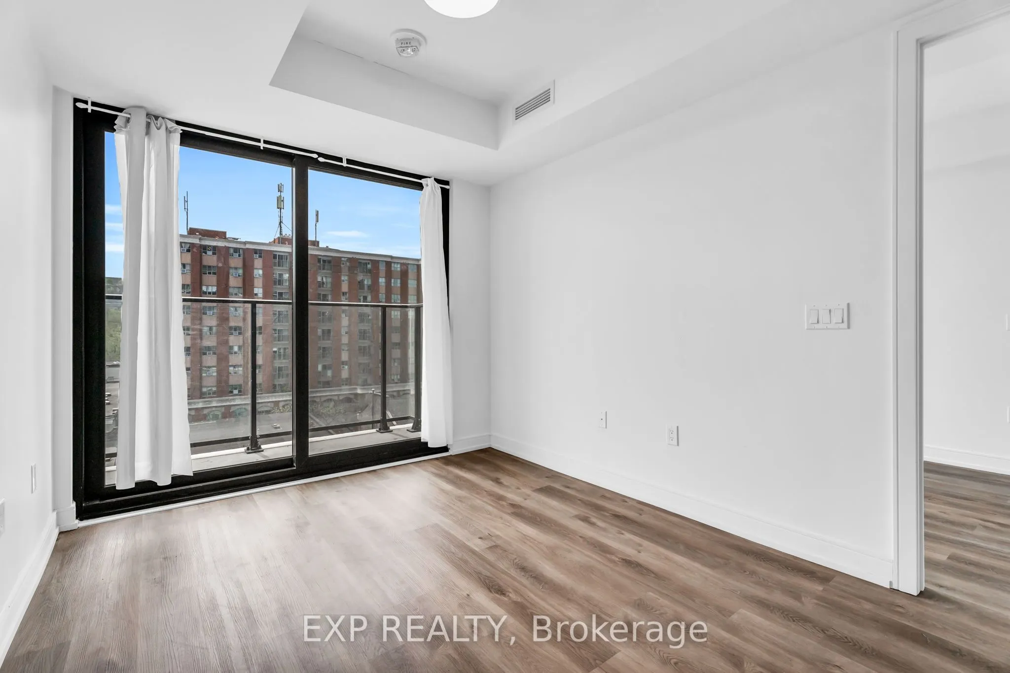 1 Jarvis Street, #828