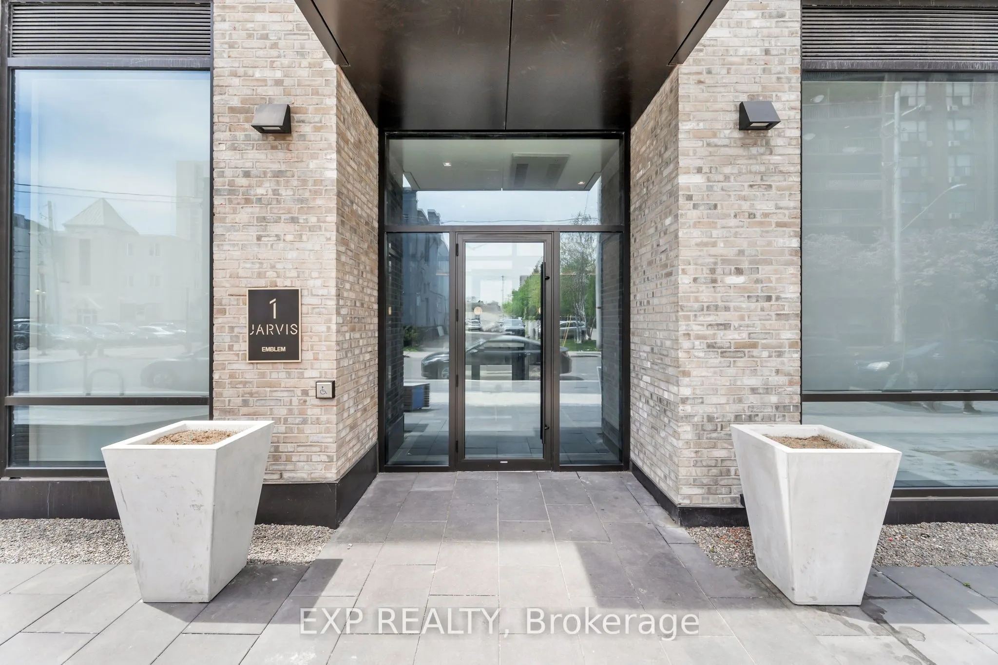 1 Jarvis Street, #828