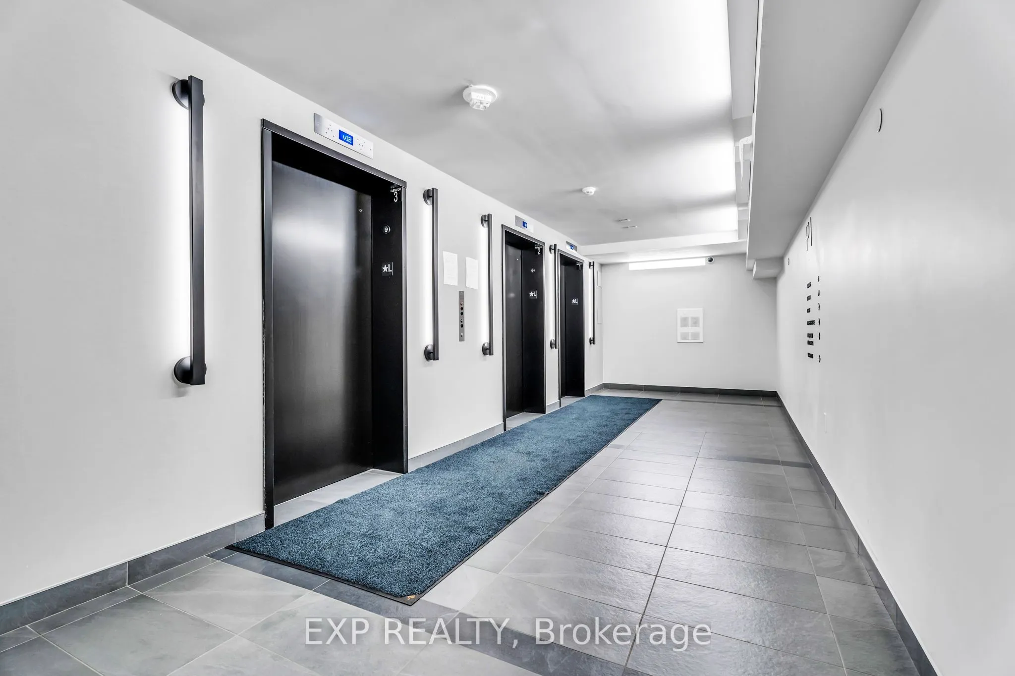 1 Jarvis Street, #828