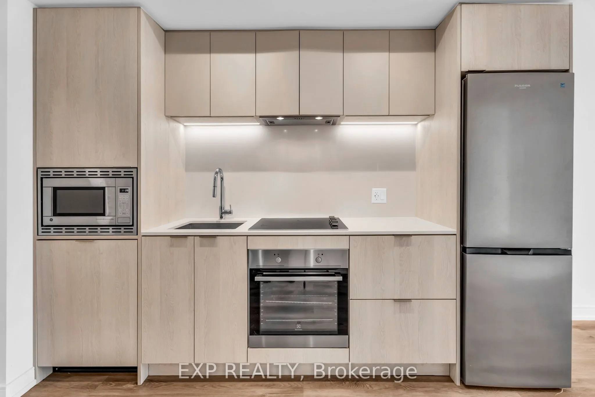 1 Jarvis Street, #828