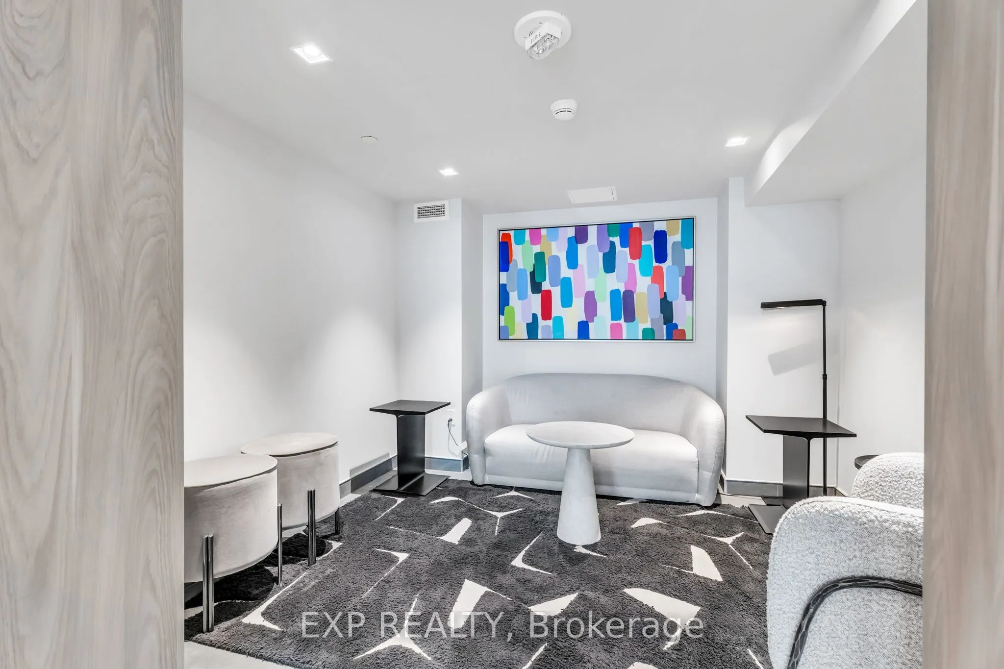1 Jarvis Street, #828