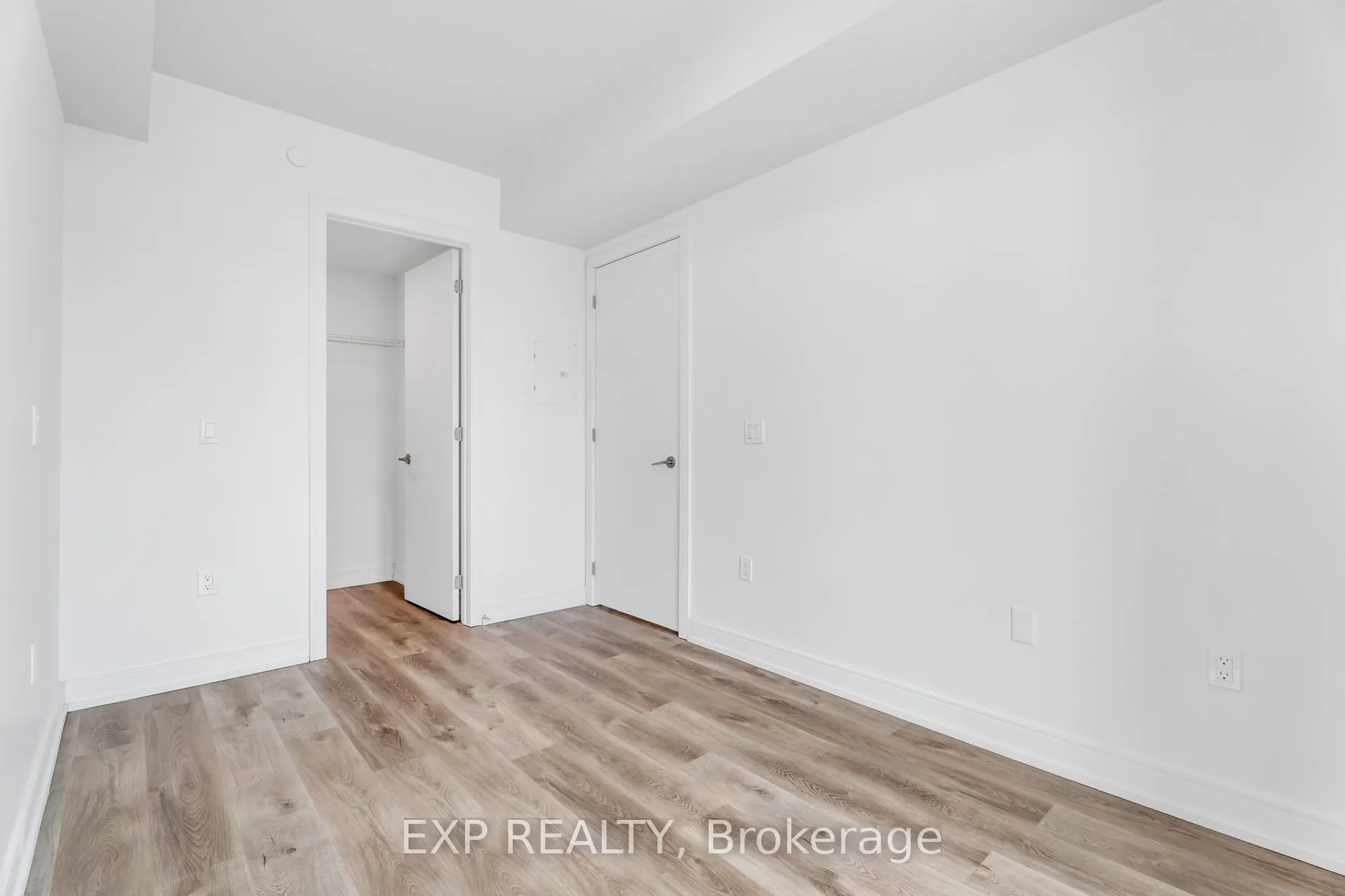 1 Jarvis Street, #828