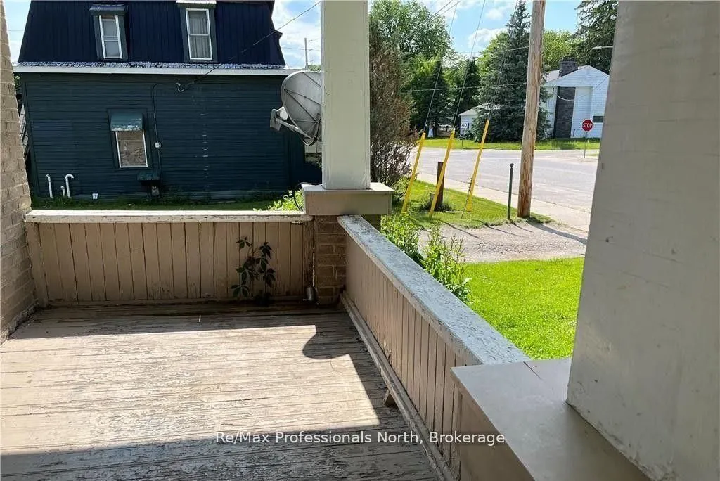 261 HOTCHKISS Street