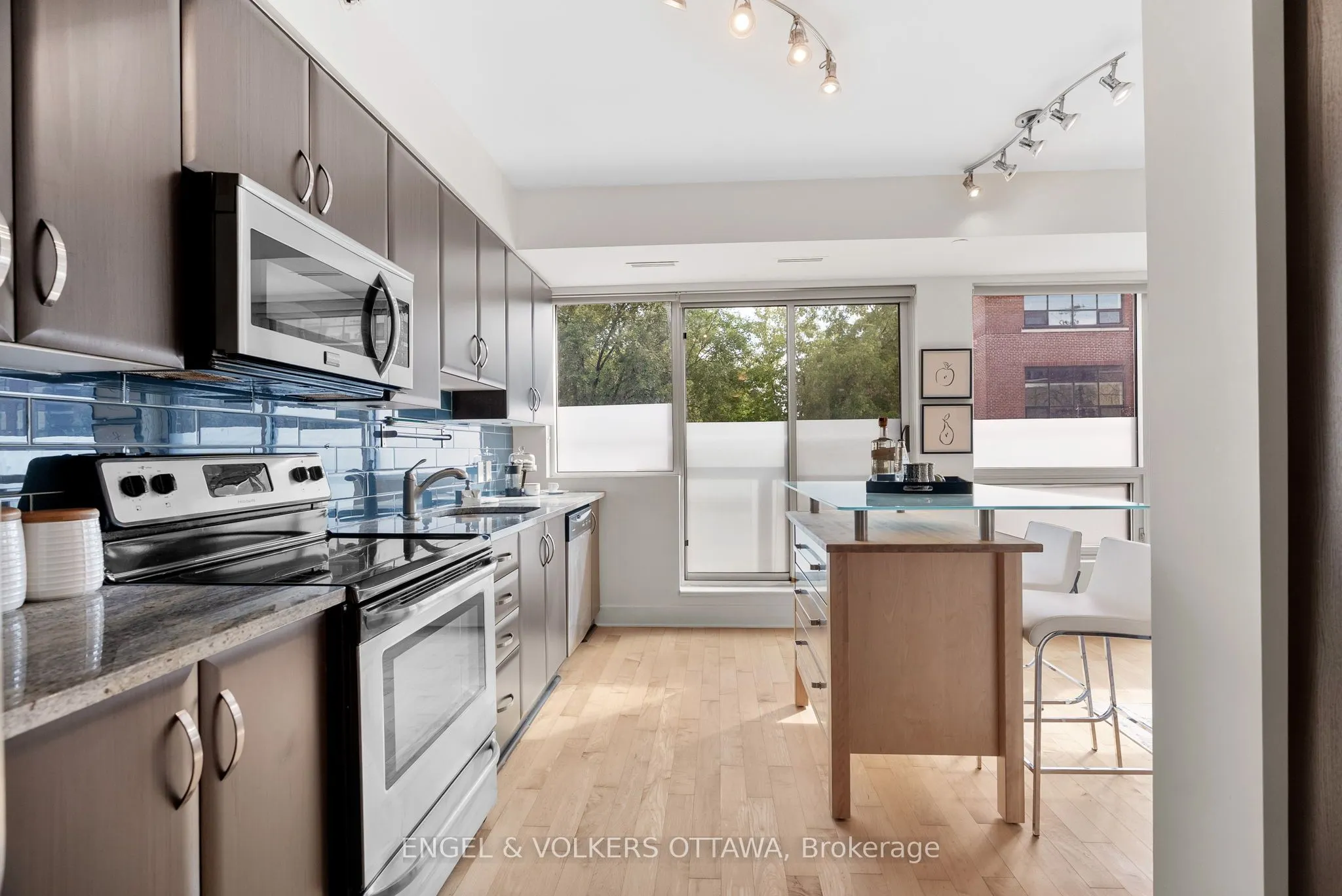 390 Booth Street, #106