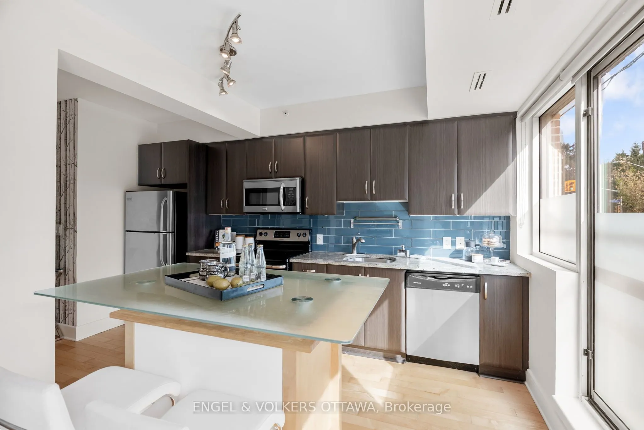 390 Booth Street, #106