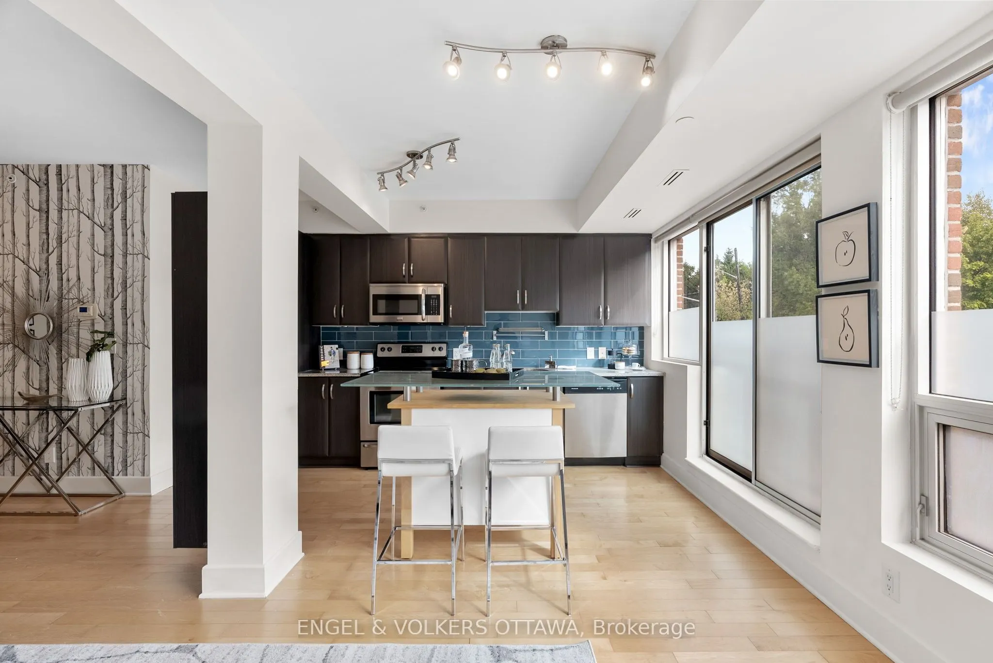 390 Booth Street, #106