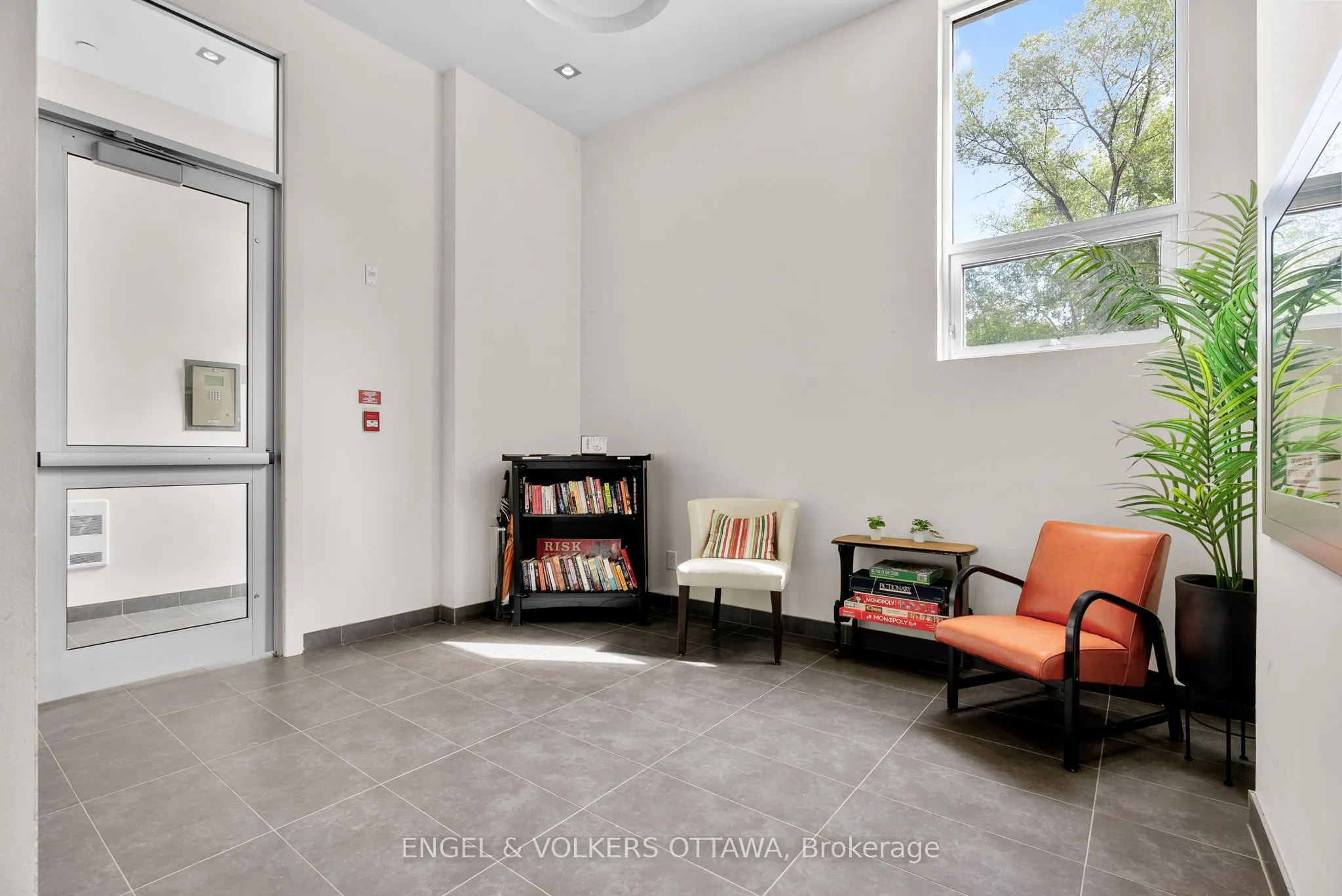 390 Booth Street, #106
