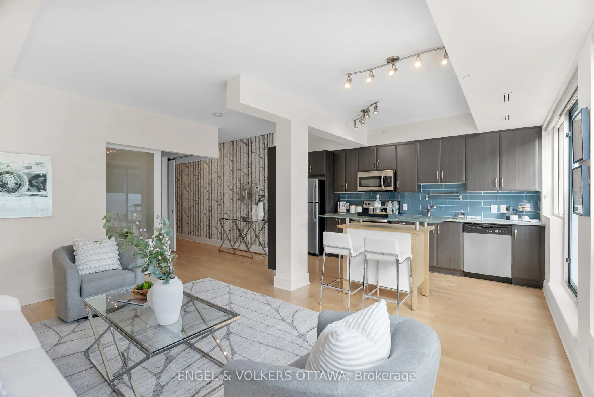 390 Booth Street, #106