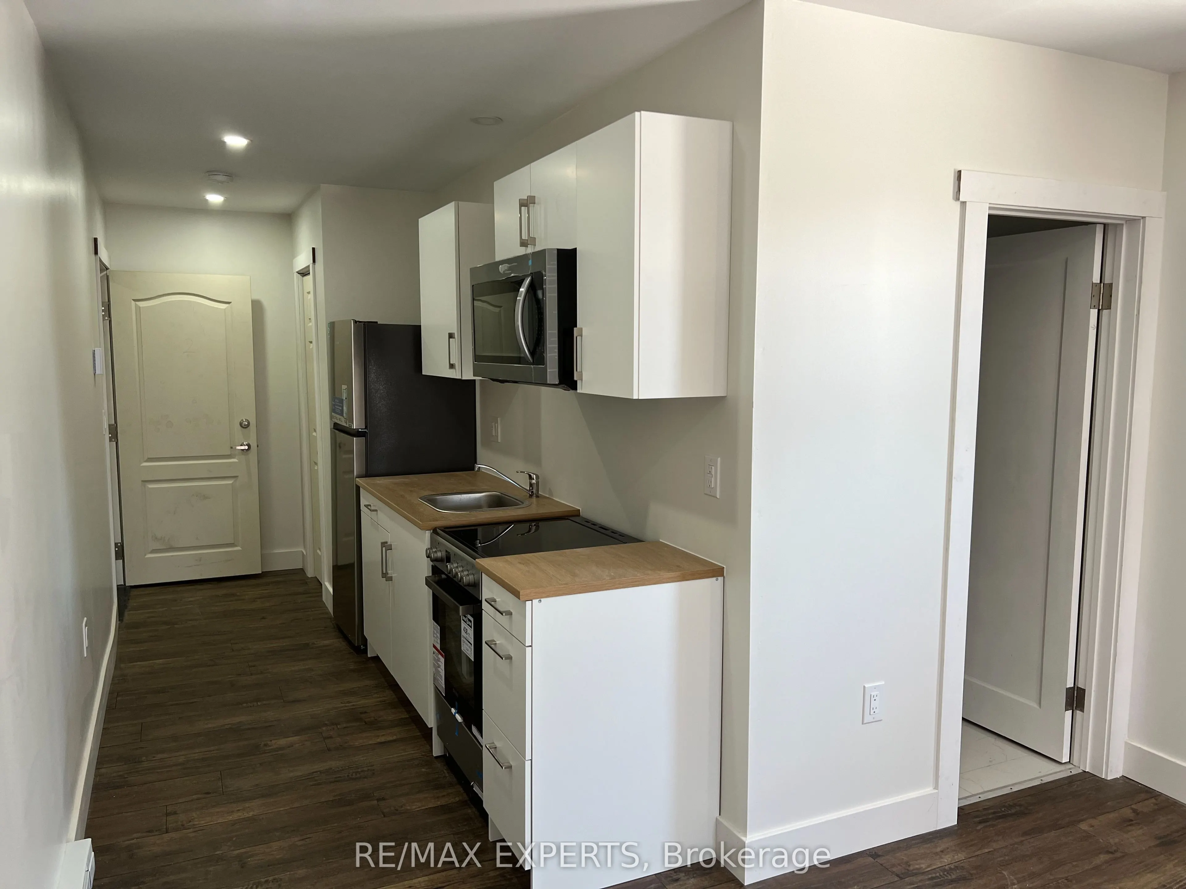 595-599 Dundas Street