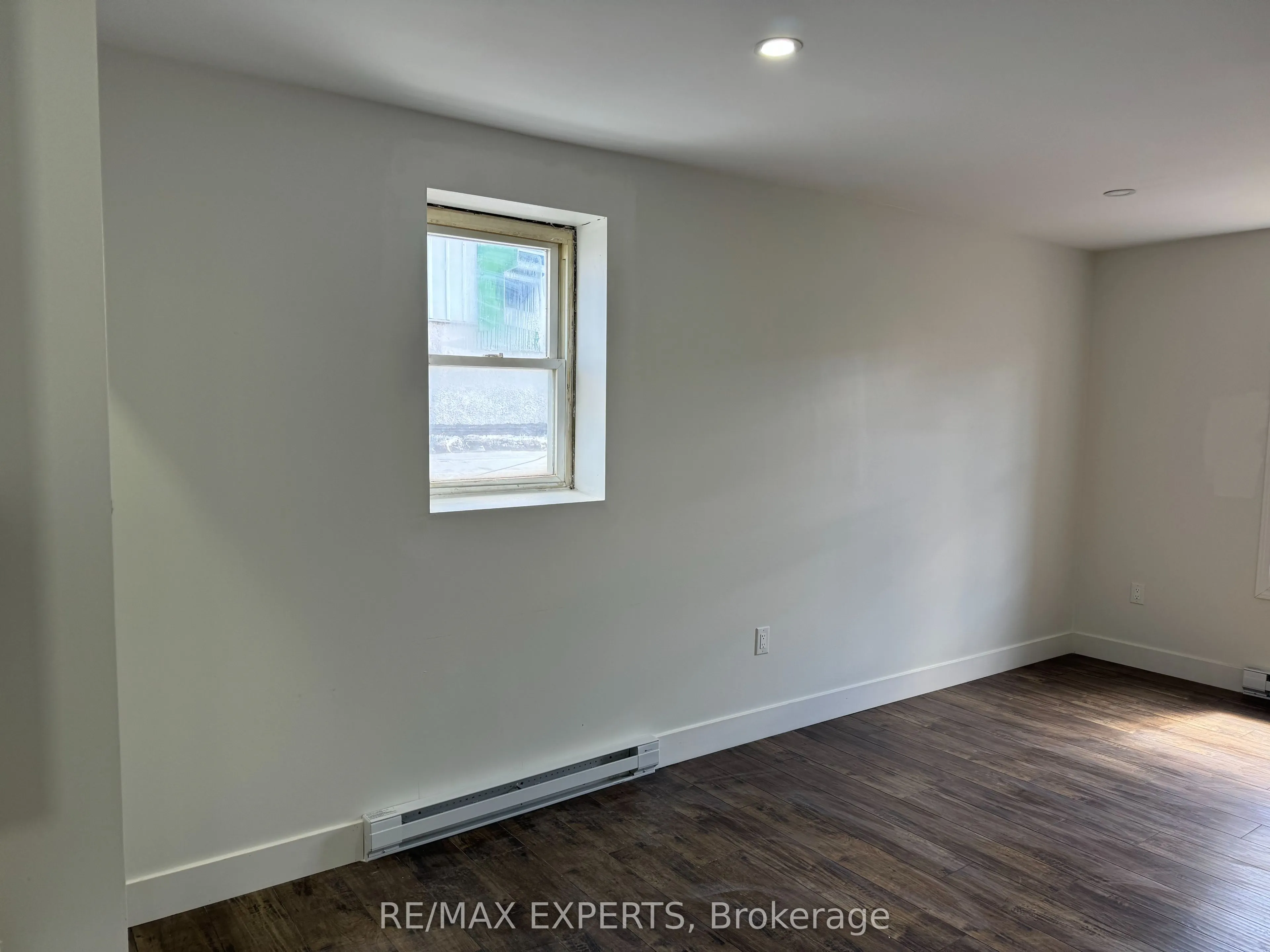 595-599 Dundas Street