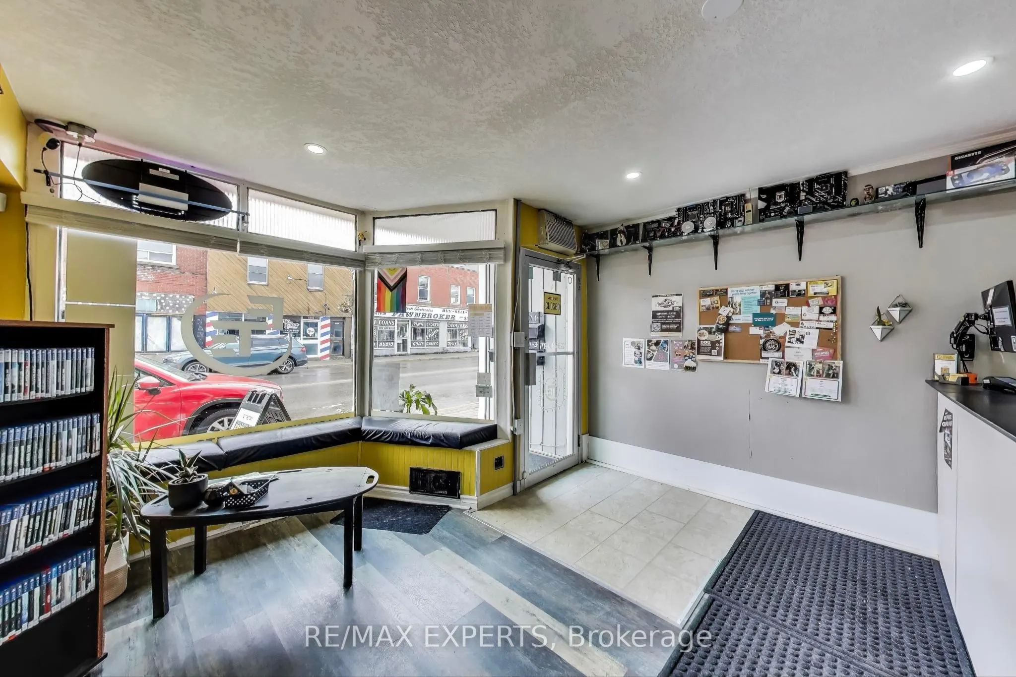 595-599 Dundas Street