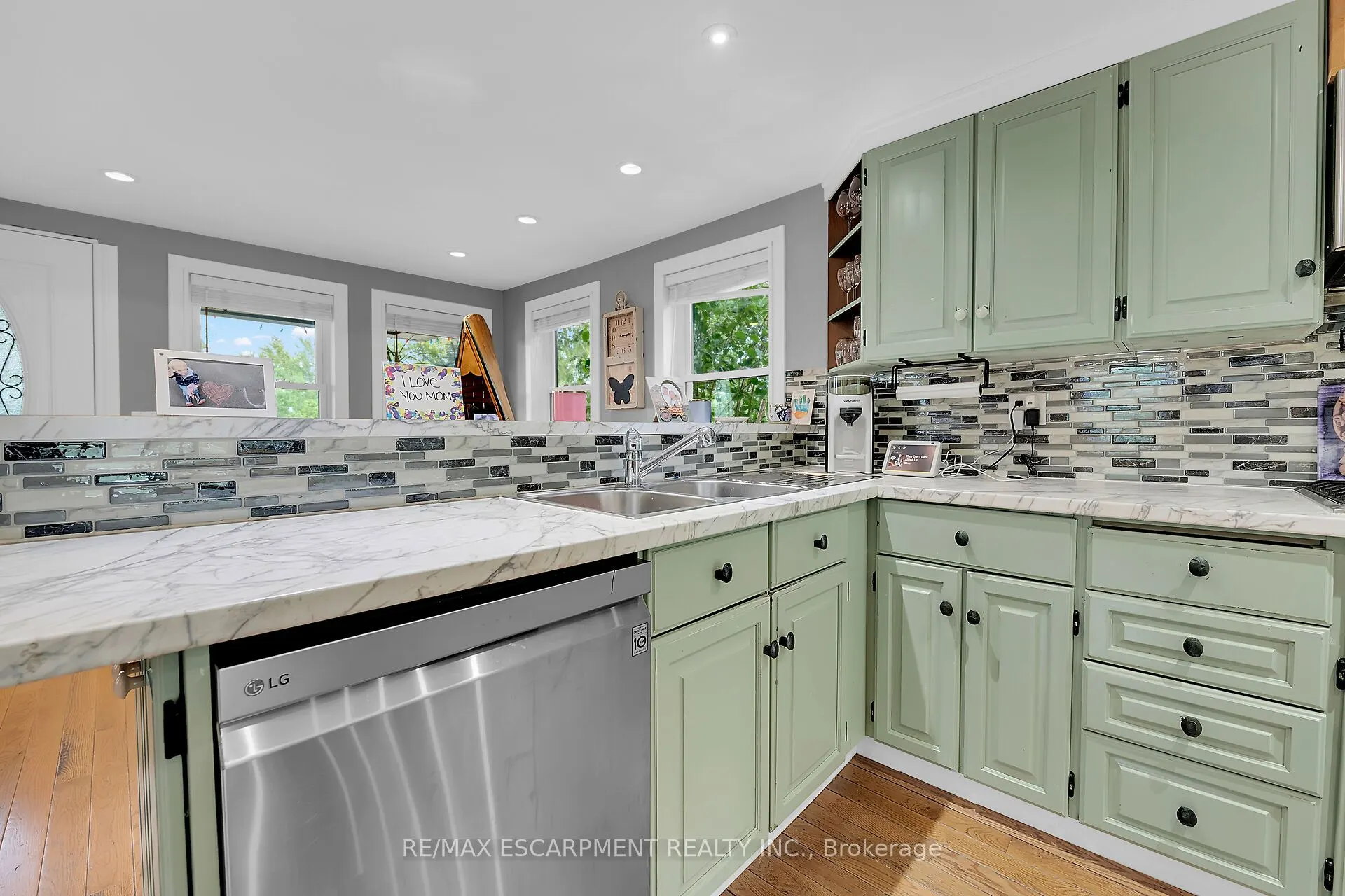 1435 MERRITTVILLE Highway