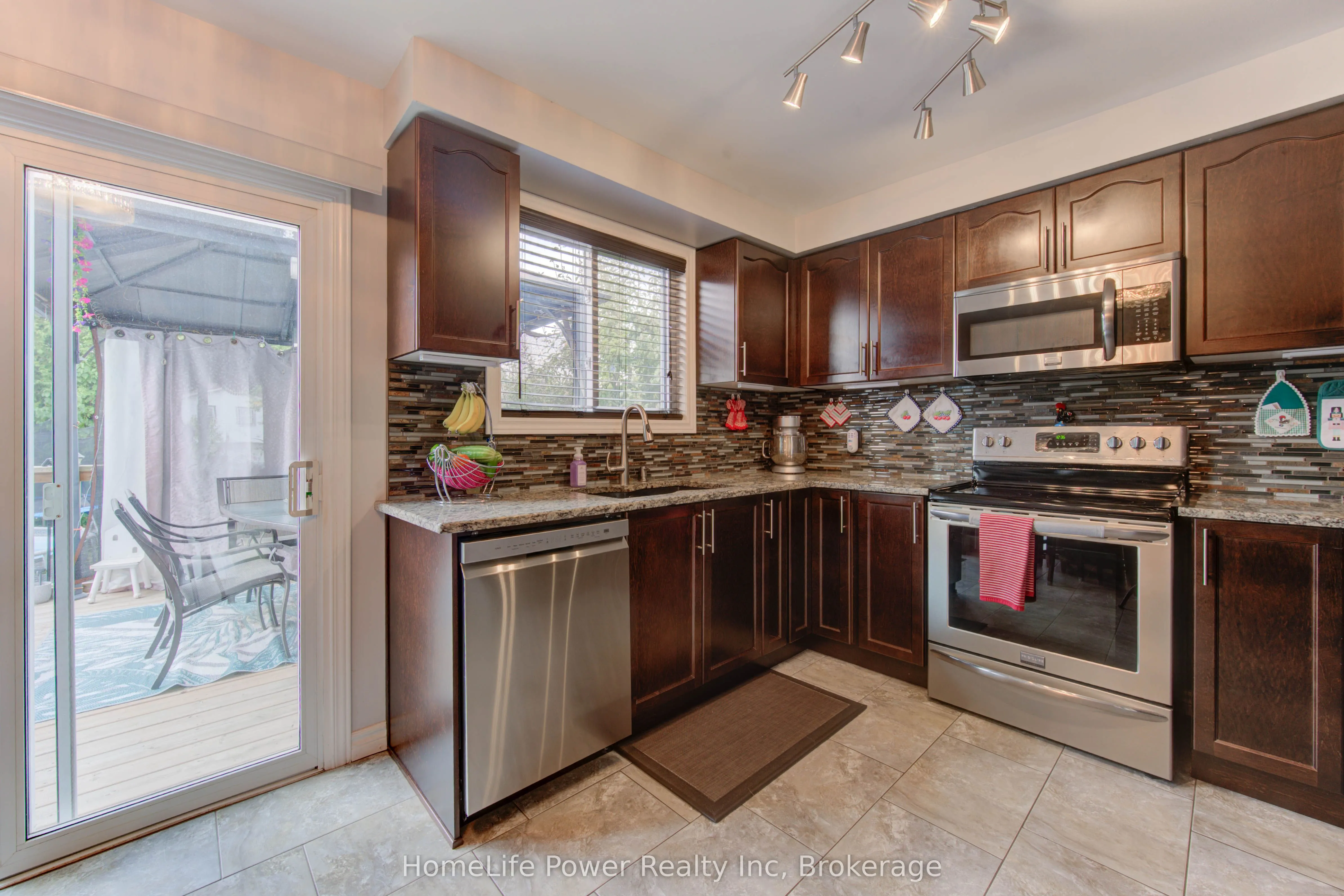 87 Sugar Maple Street