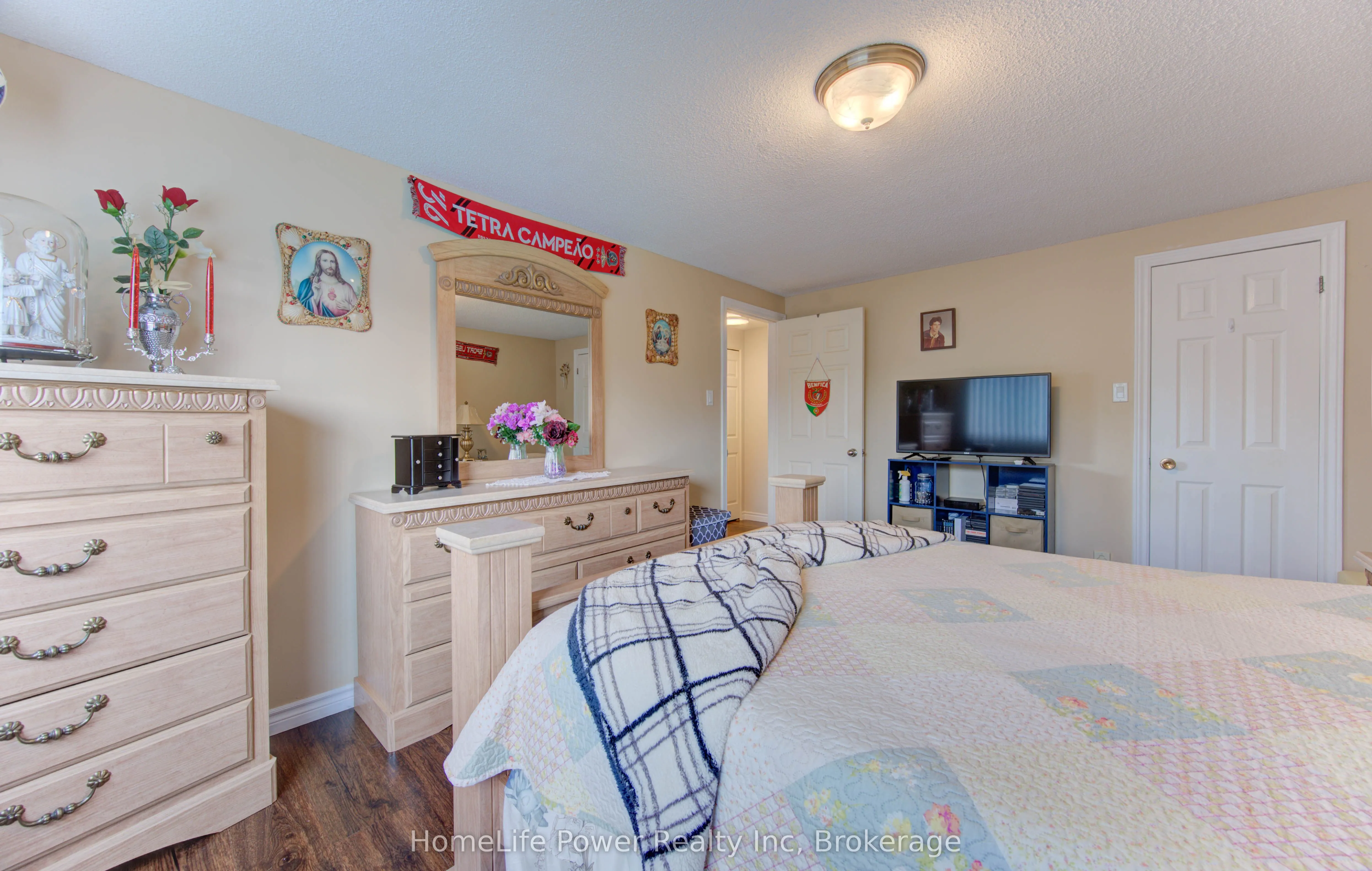87 Sugar Maple Street