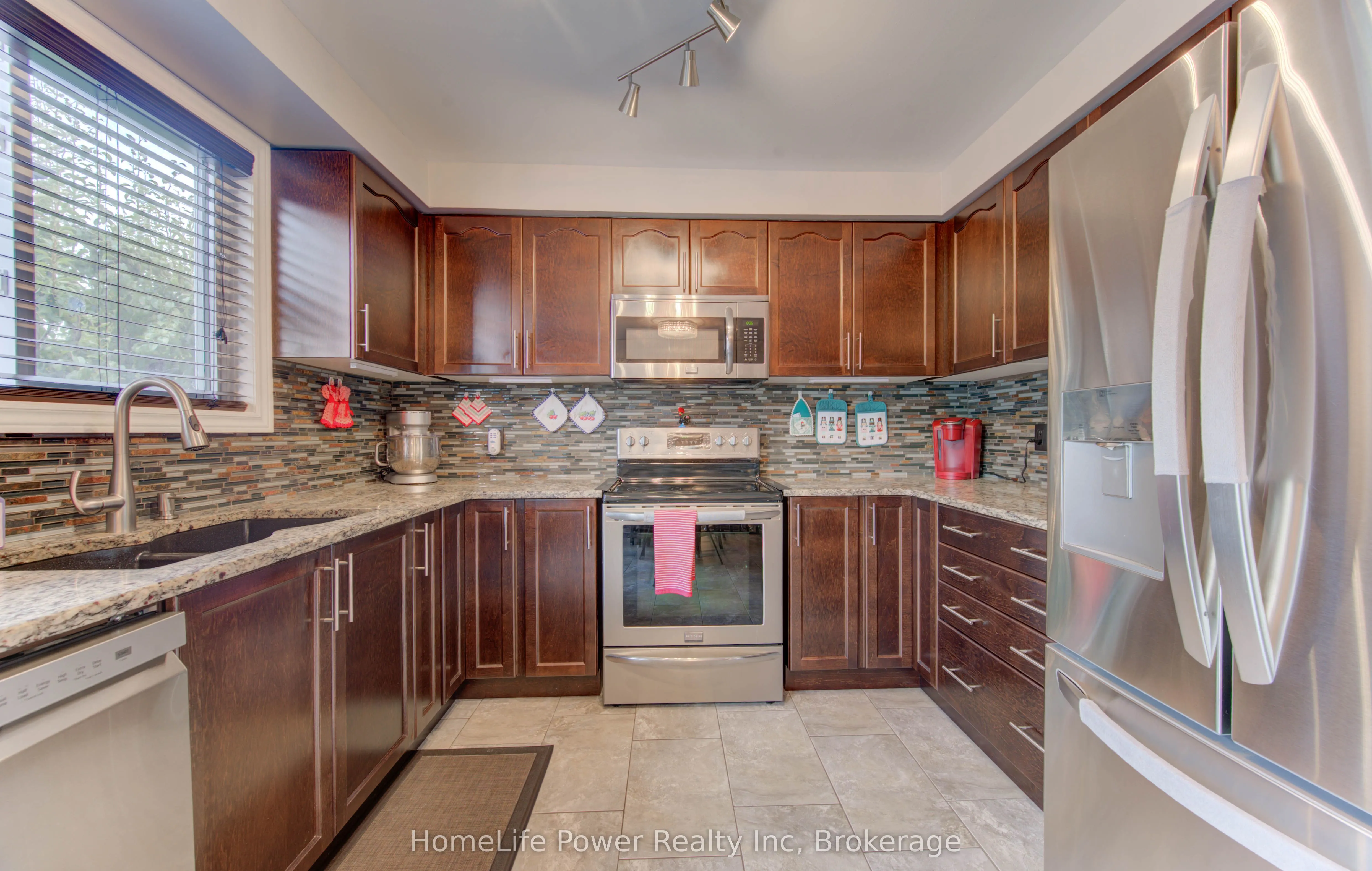 87 Sugar Maple Street