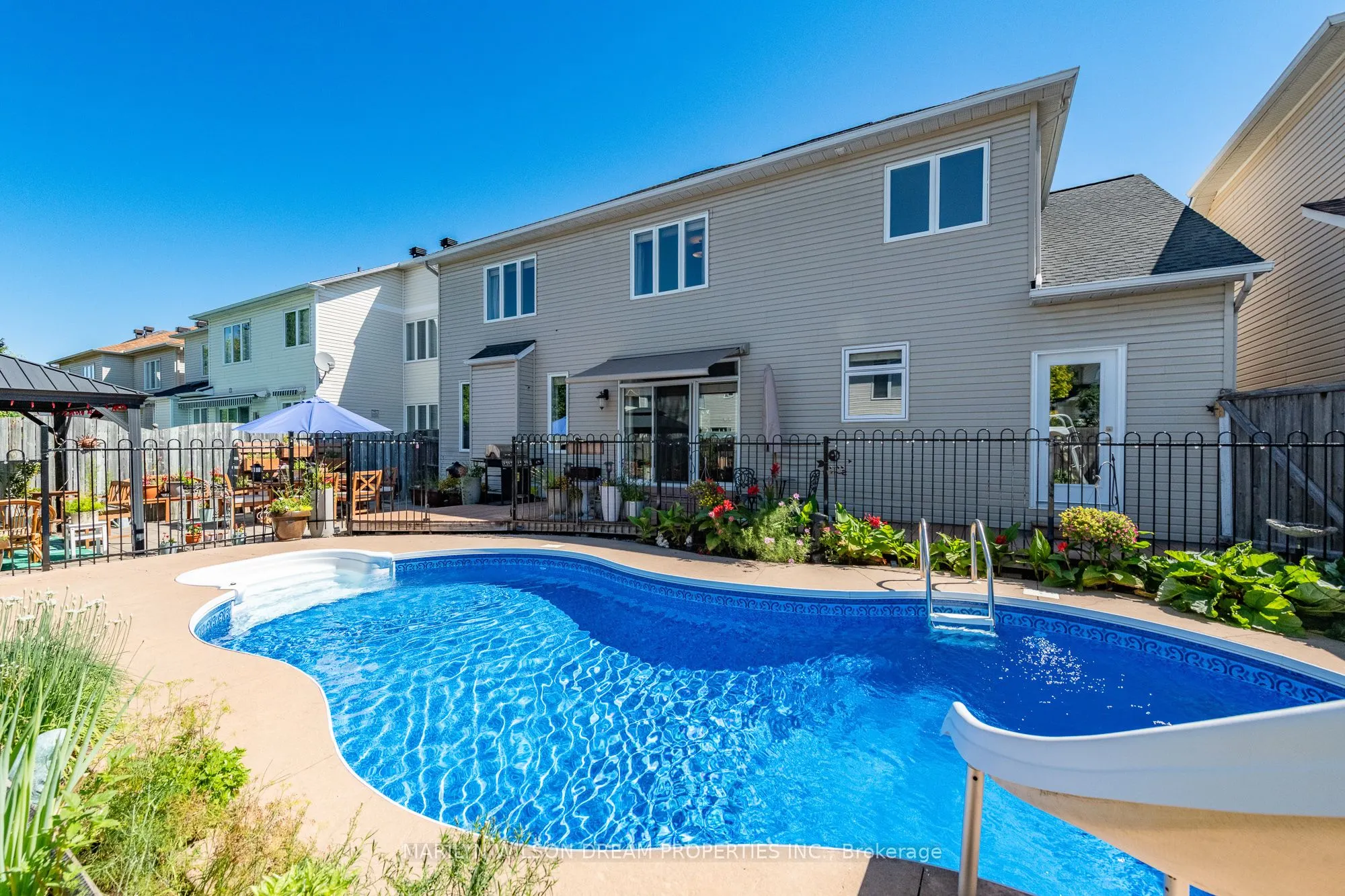 12 Greenpointe Drive