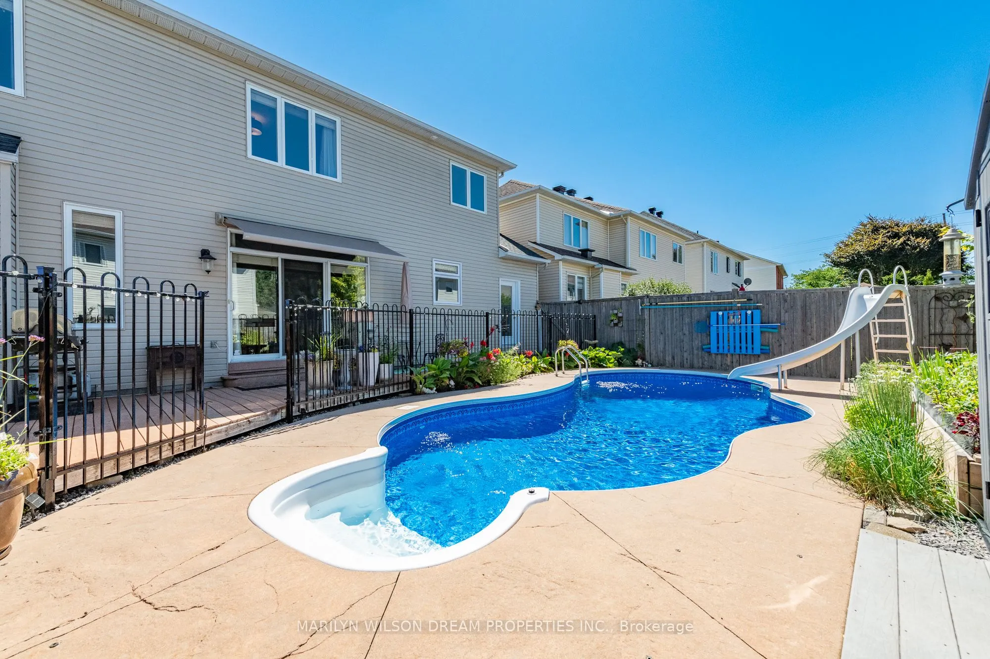 12 Greenpointe Drive