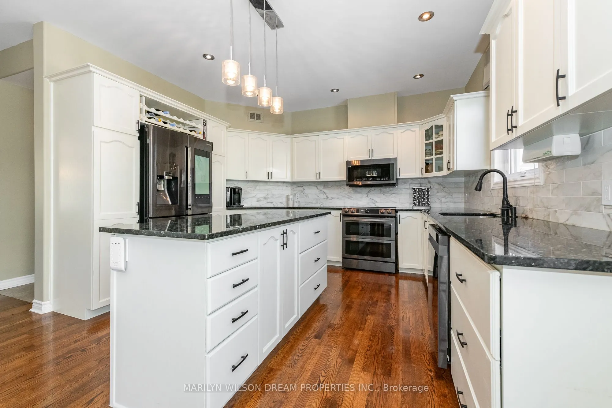 12 Greenpointe Drive