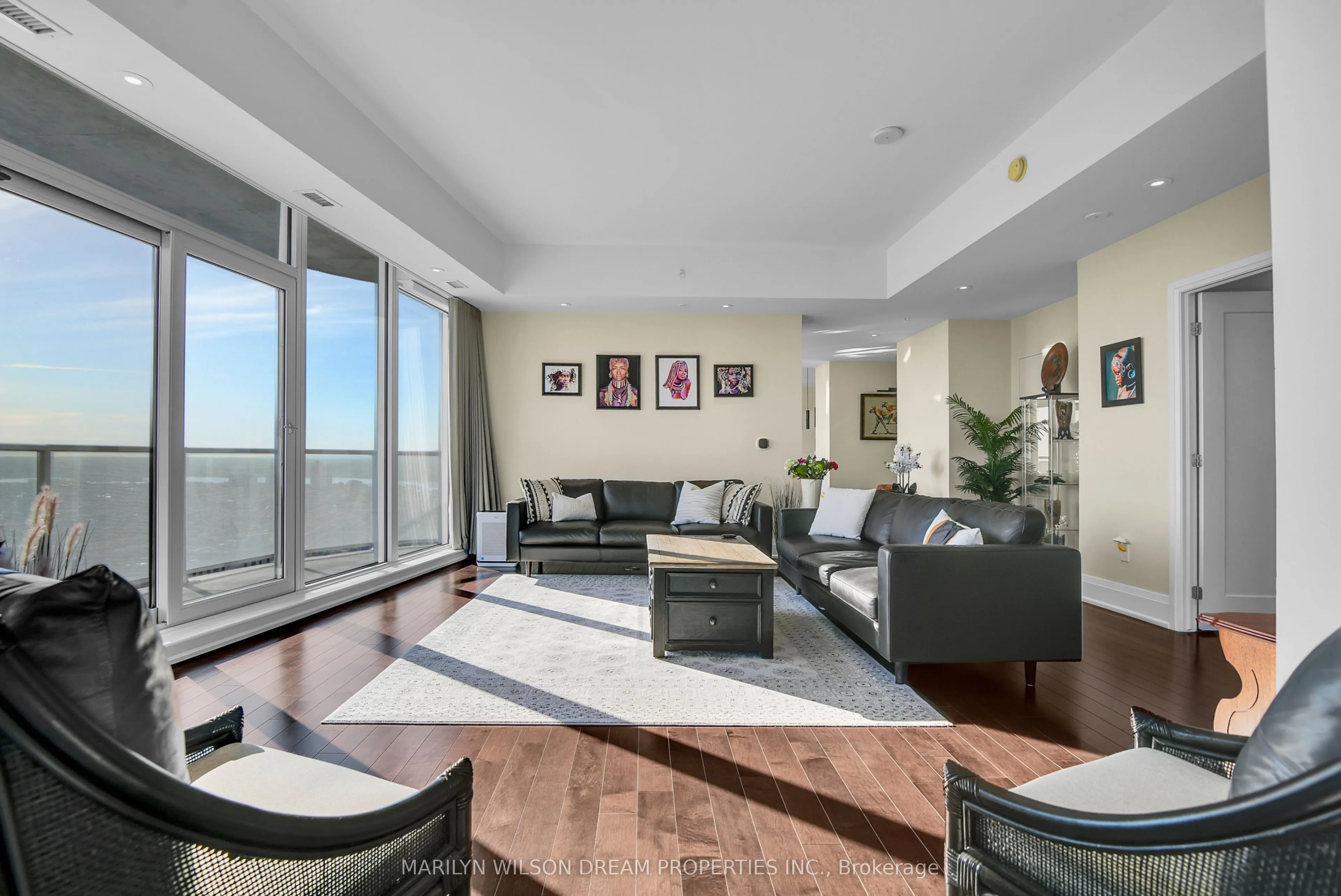 805 Carling Avenue N, #4003