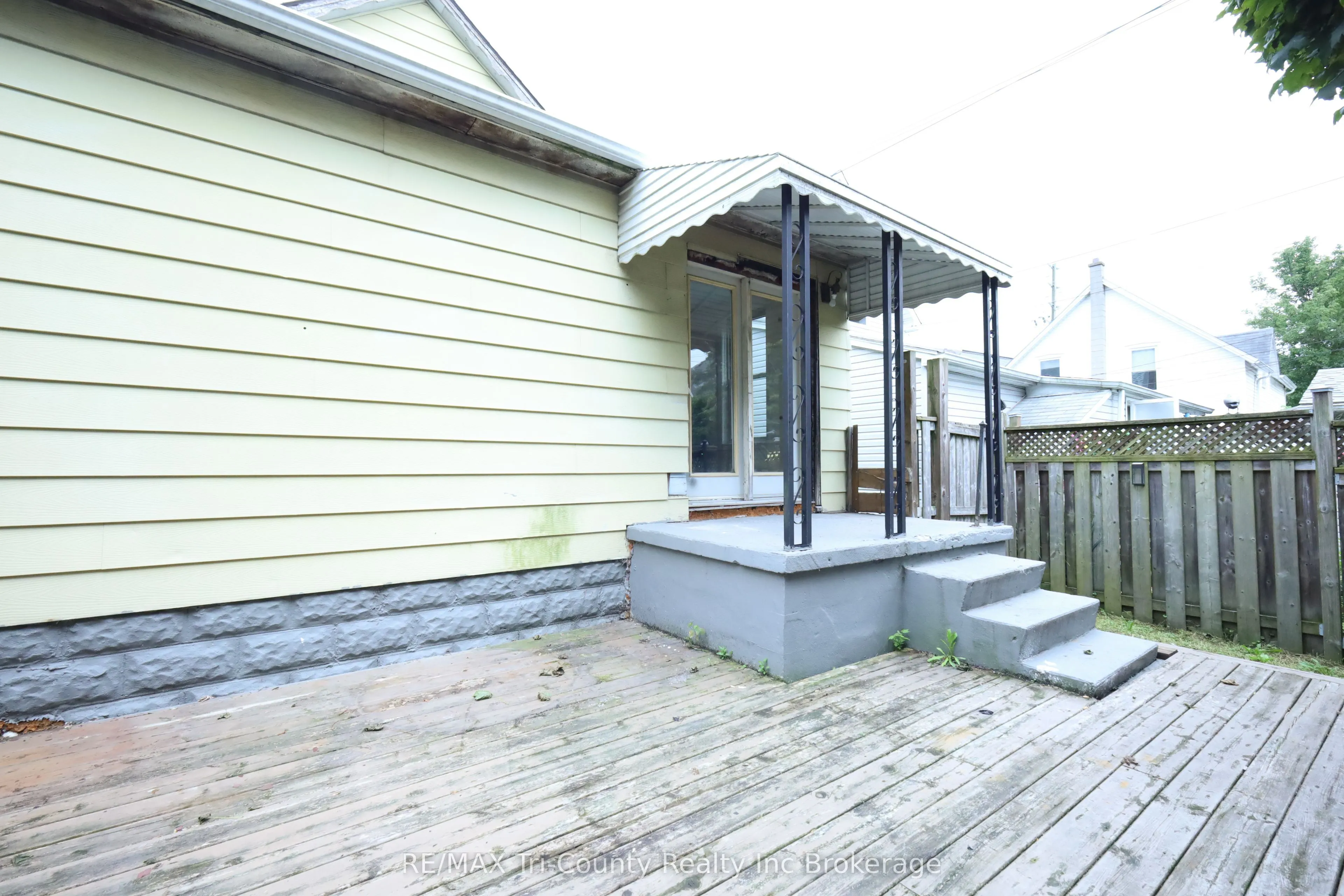 60 Manitoba Street