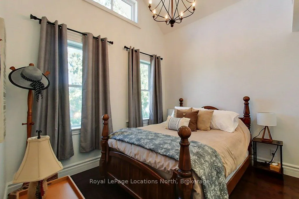 107 Trowbridge Street W