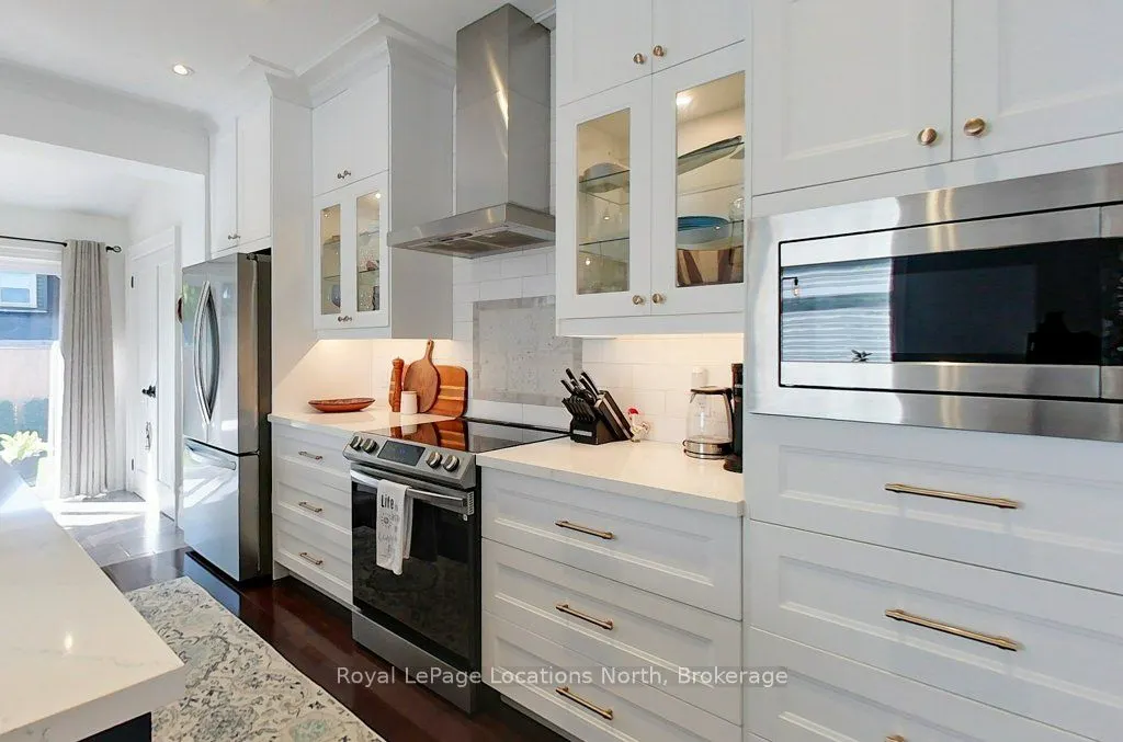107 Trowbridge Street W