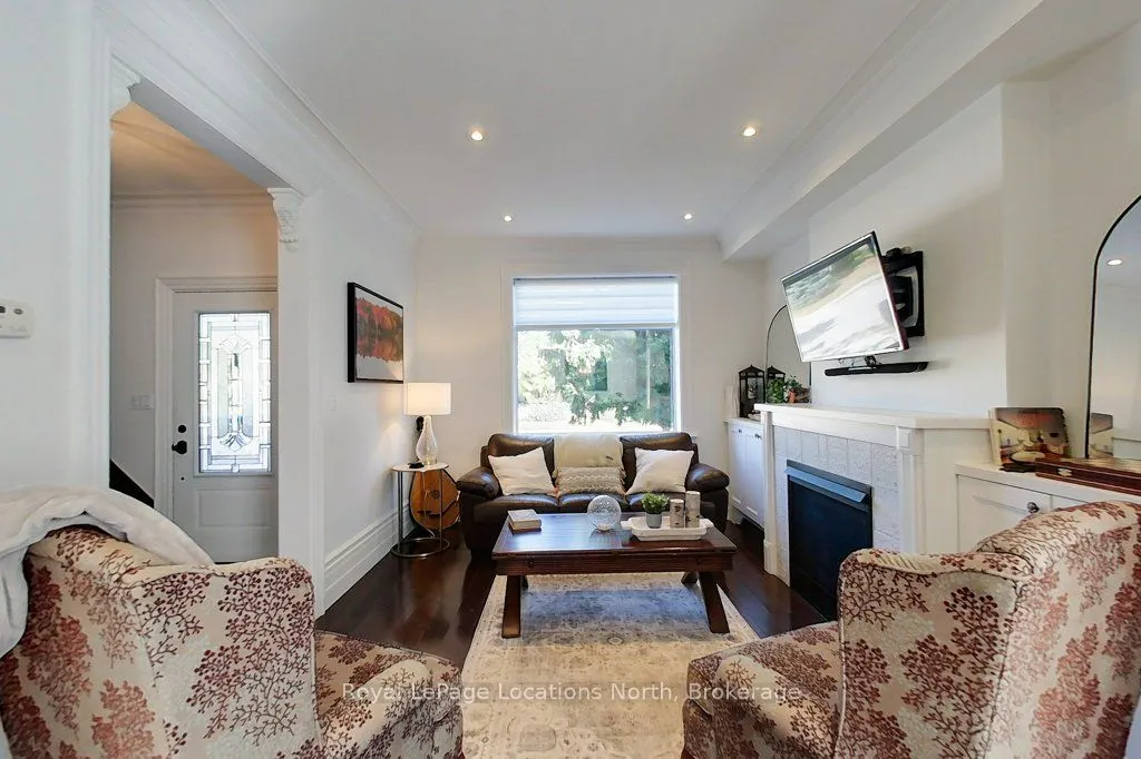 107 Trowbridge Street W