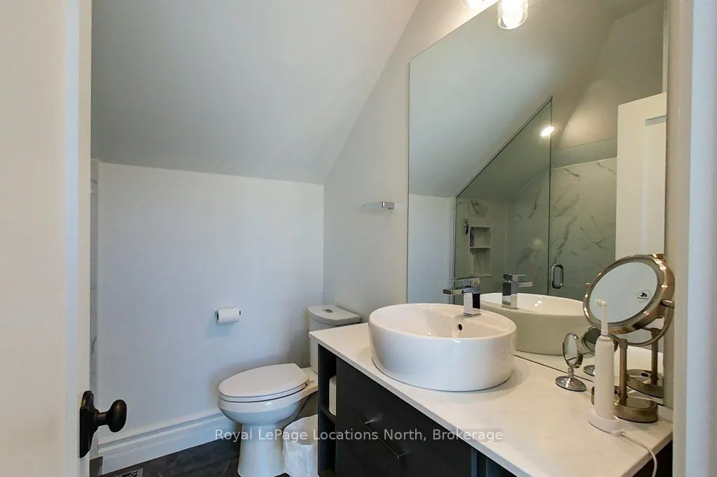 107 Trowbridge Street W