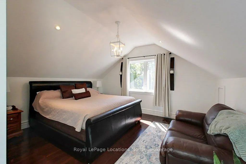 107 Trowbridge Street W