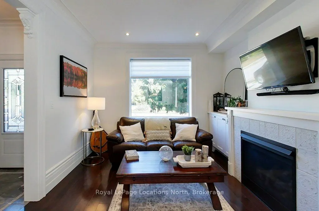 107 Trowbridge Street W