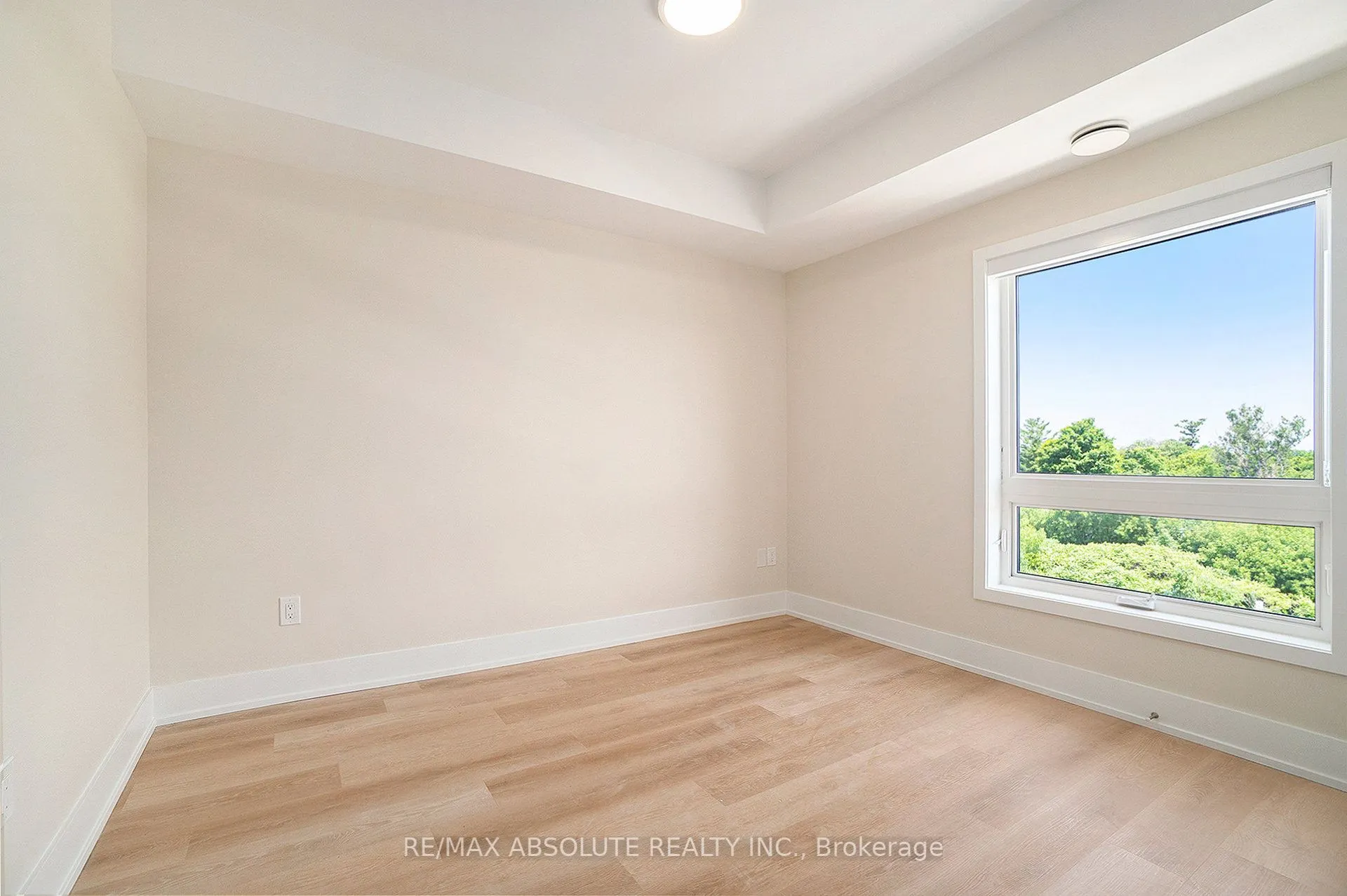 12 Thomas Street S, #310