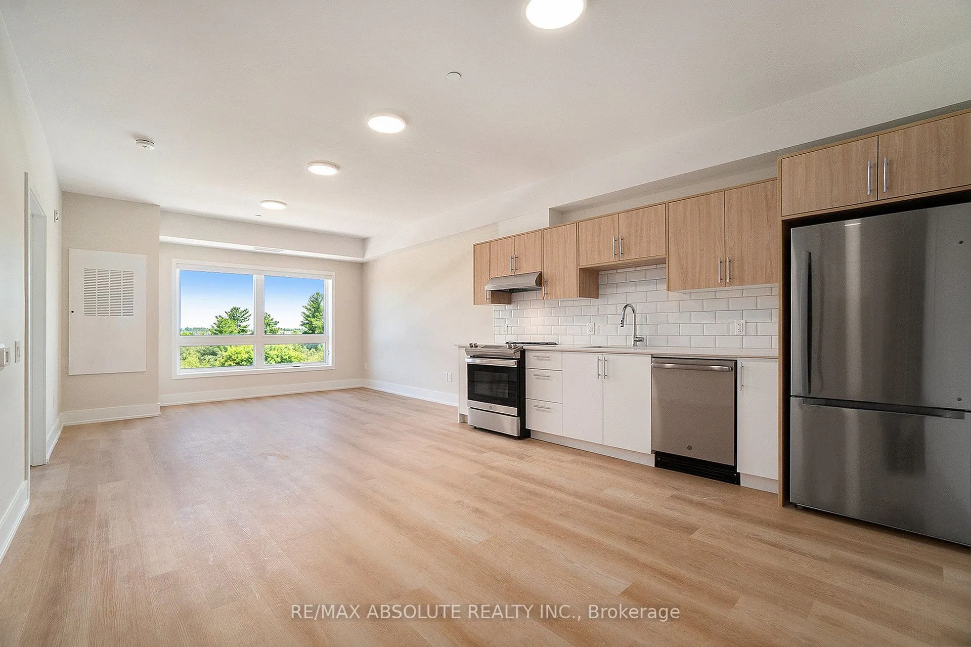 12 Thomas Street S, #310