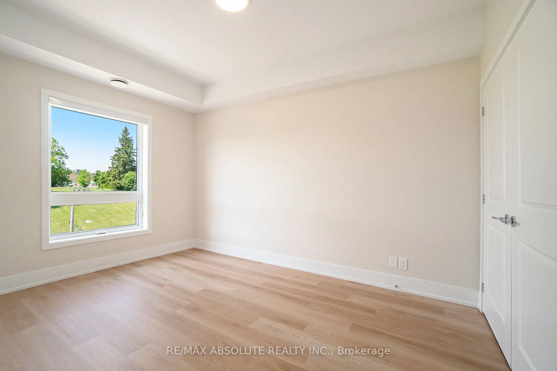 12 Thomas Street S, #310