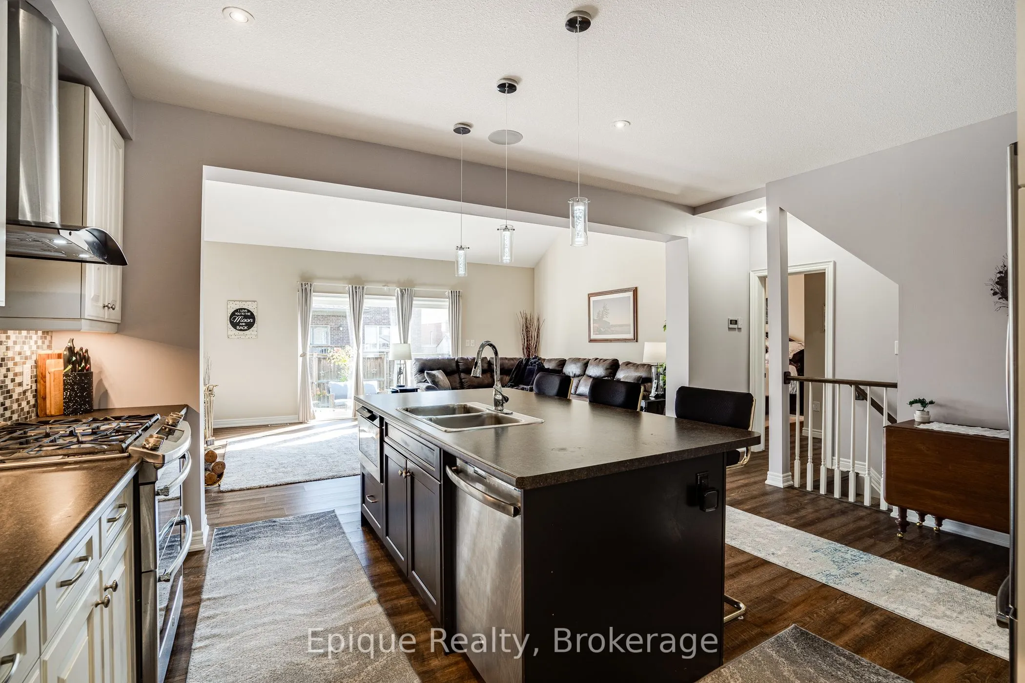 68 Roselawn Crescent