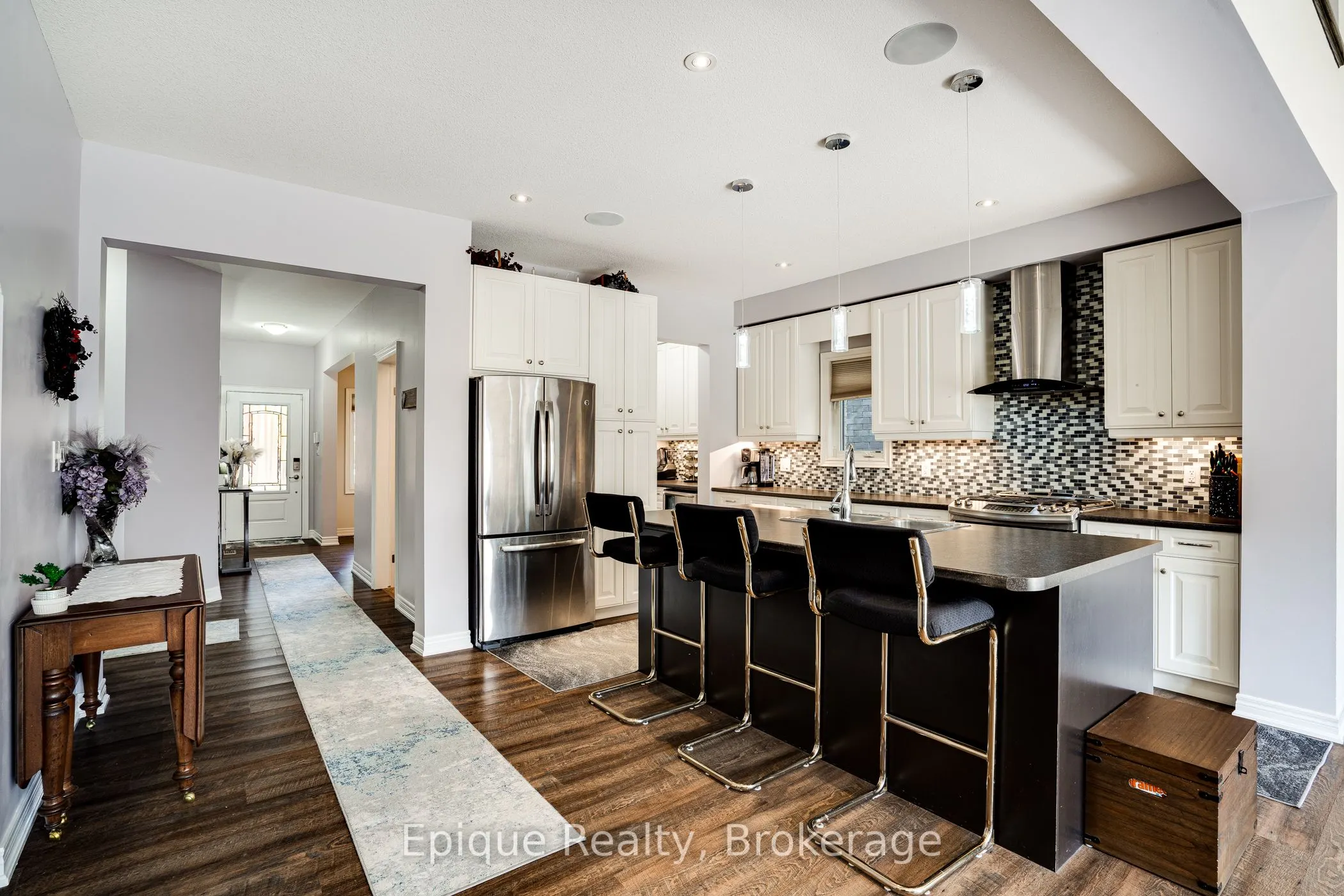 68 Roselawn Crescent