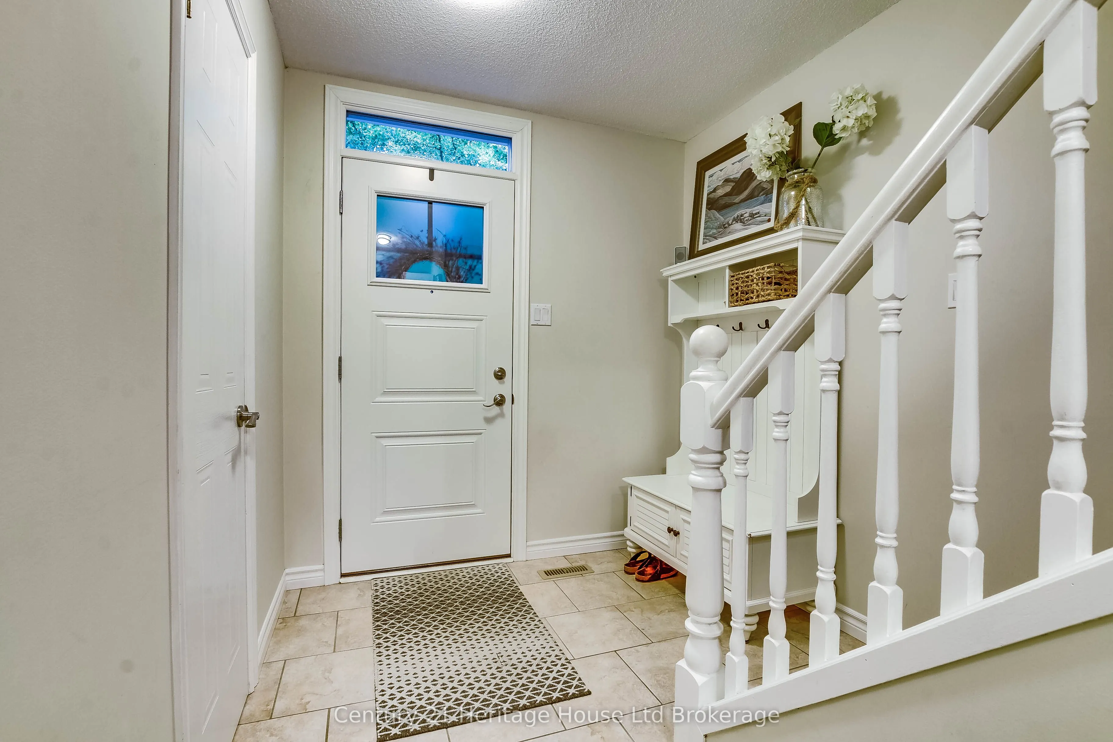 395 Springbank Avenue N, #6