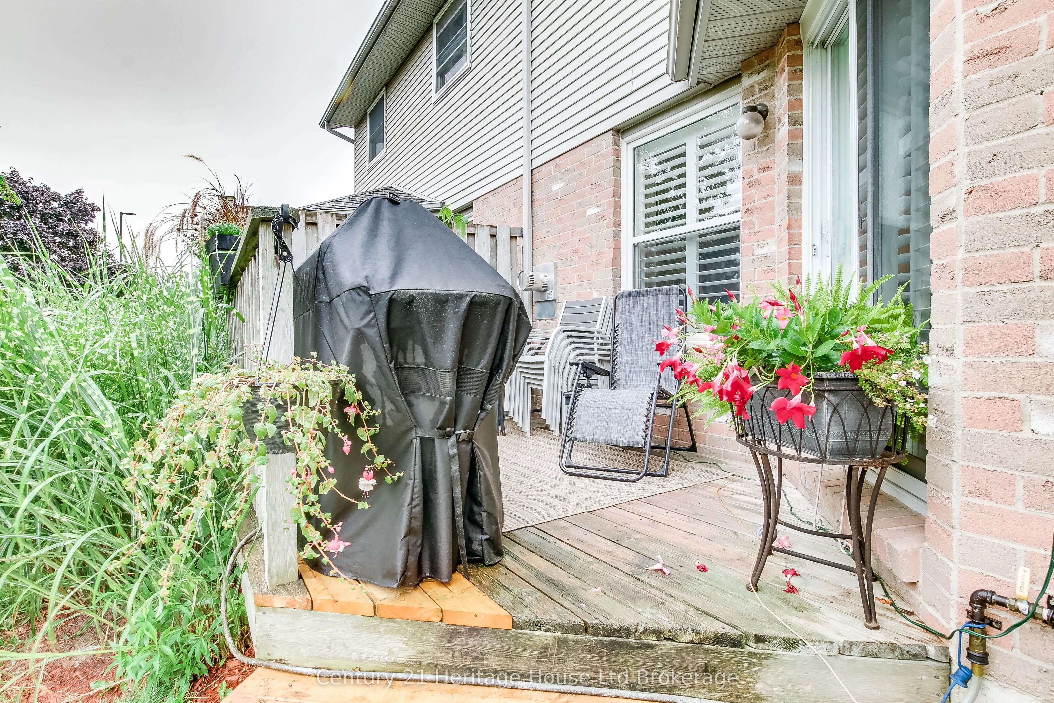 395 Springbank Avenue N, #6
