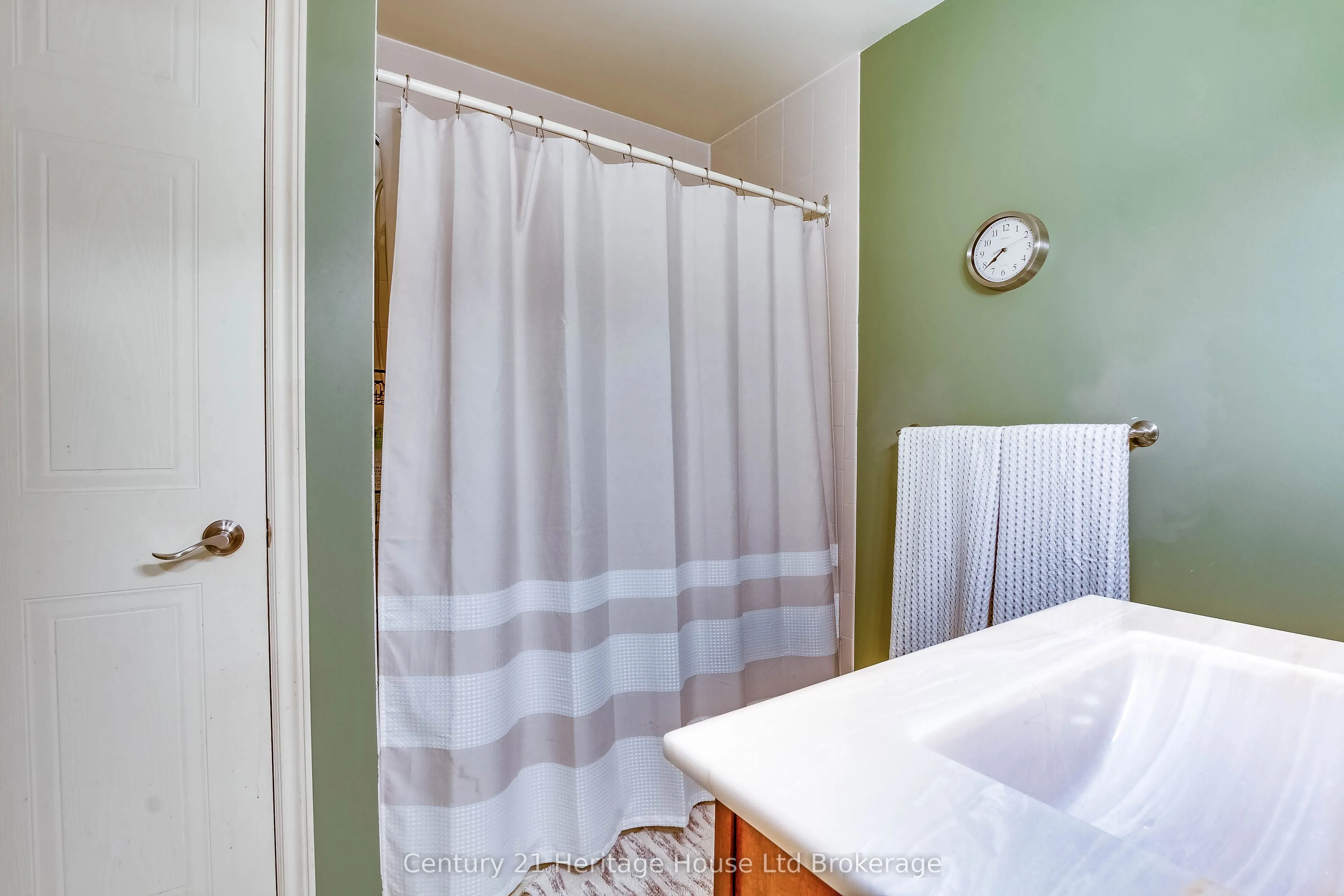 395 Springbank Avenue N, #6
