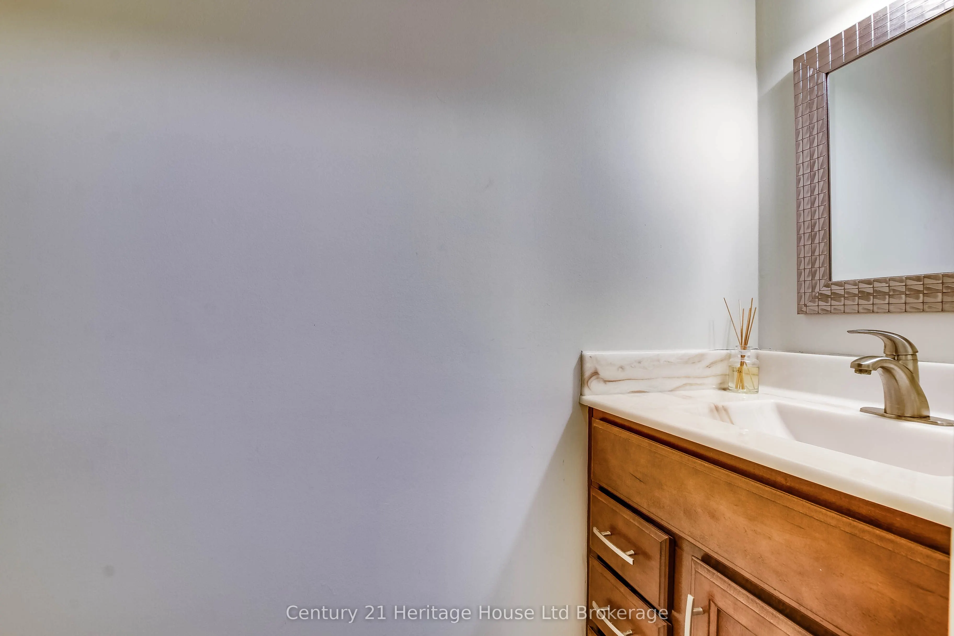 395 Springbank Avenue N, #6