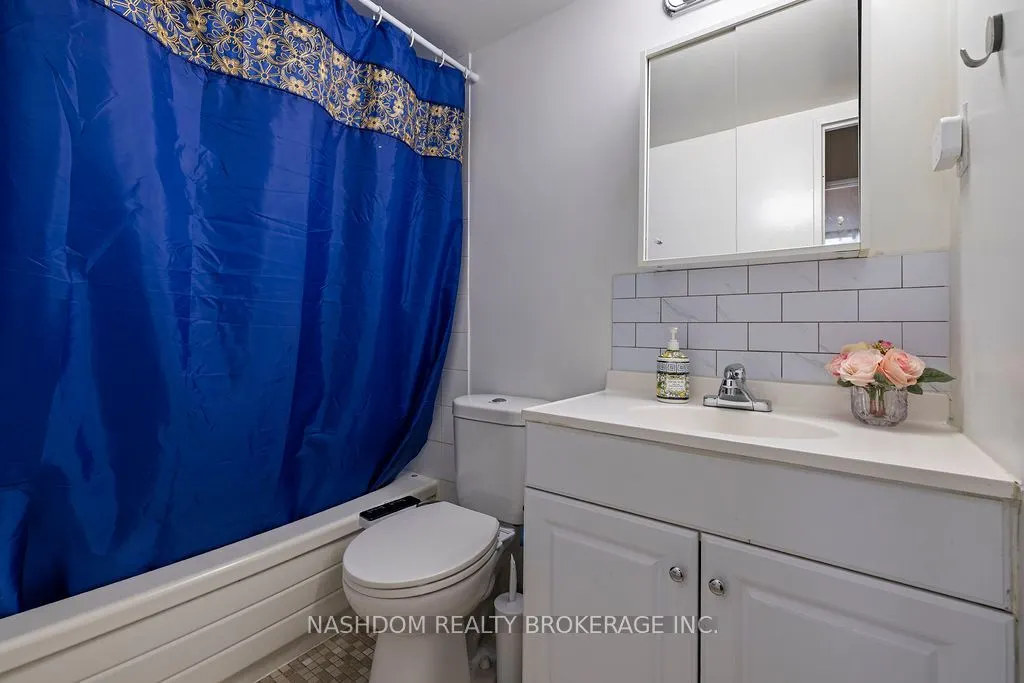 150 Charlton Avenue E, #1603