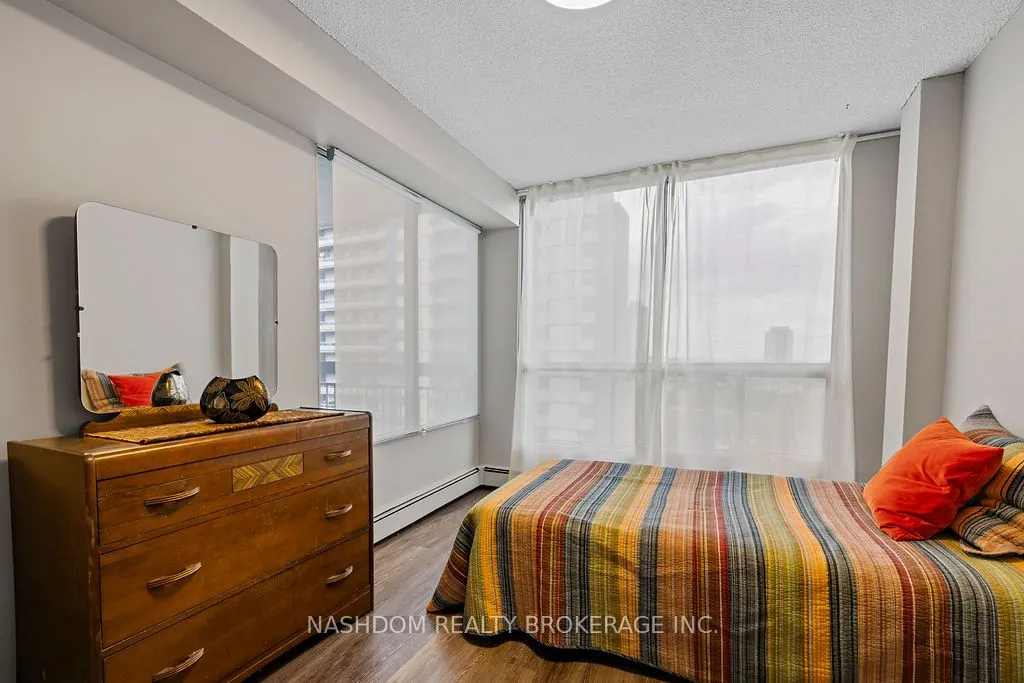 150 Charlton Avenue E, #1603