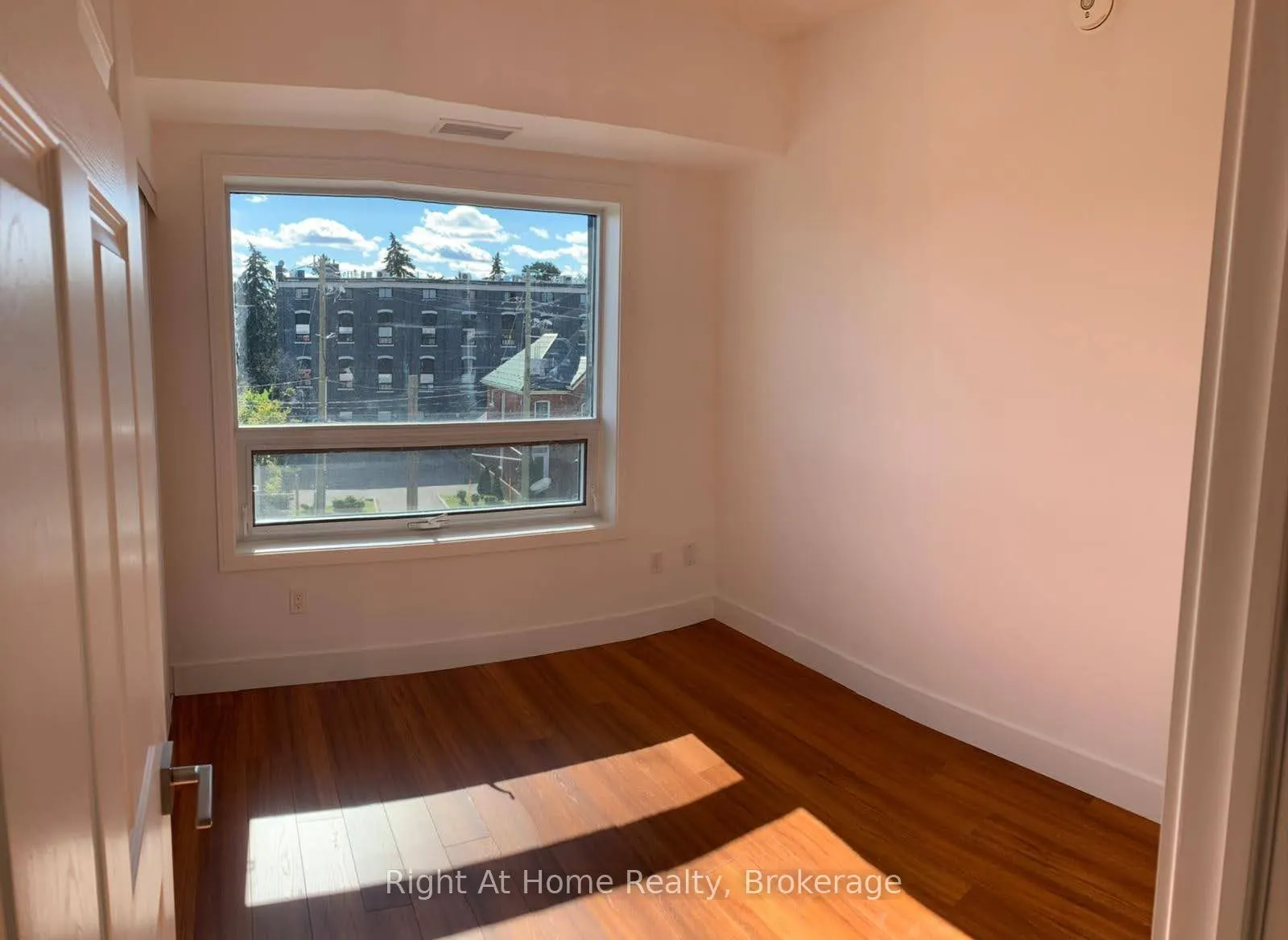 1 WELLINGTON Street, #308