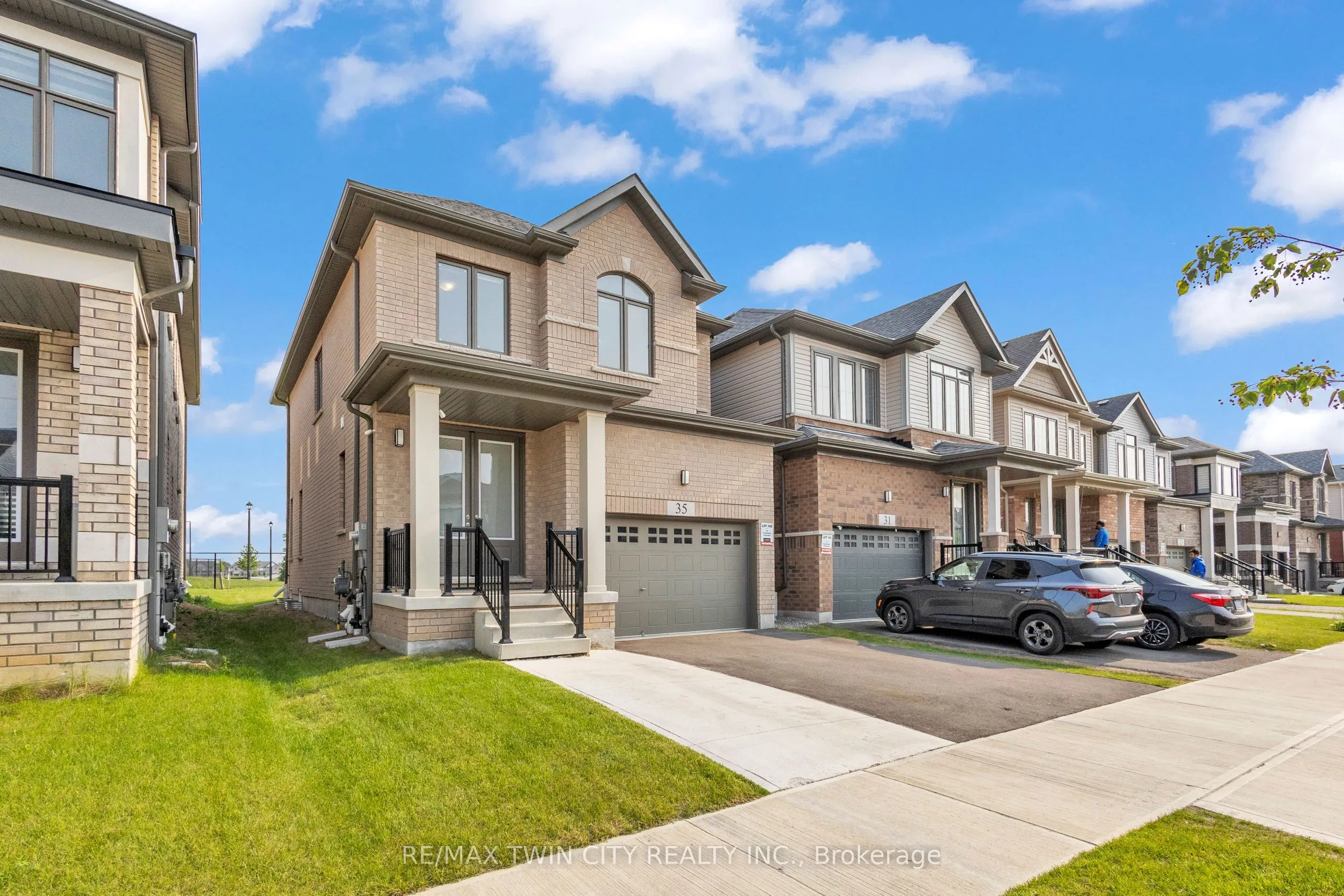 35 Crossmore Crescent
