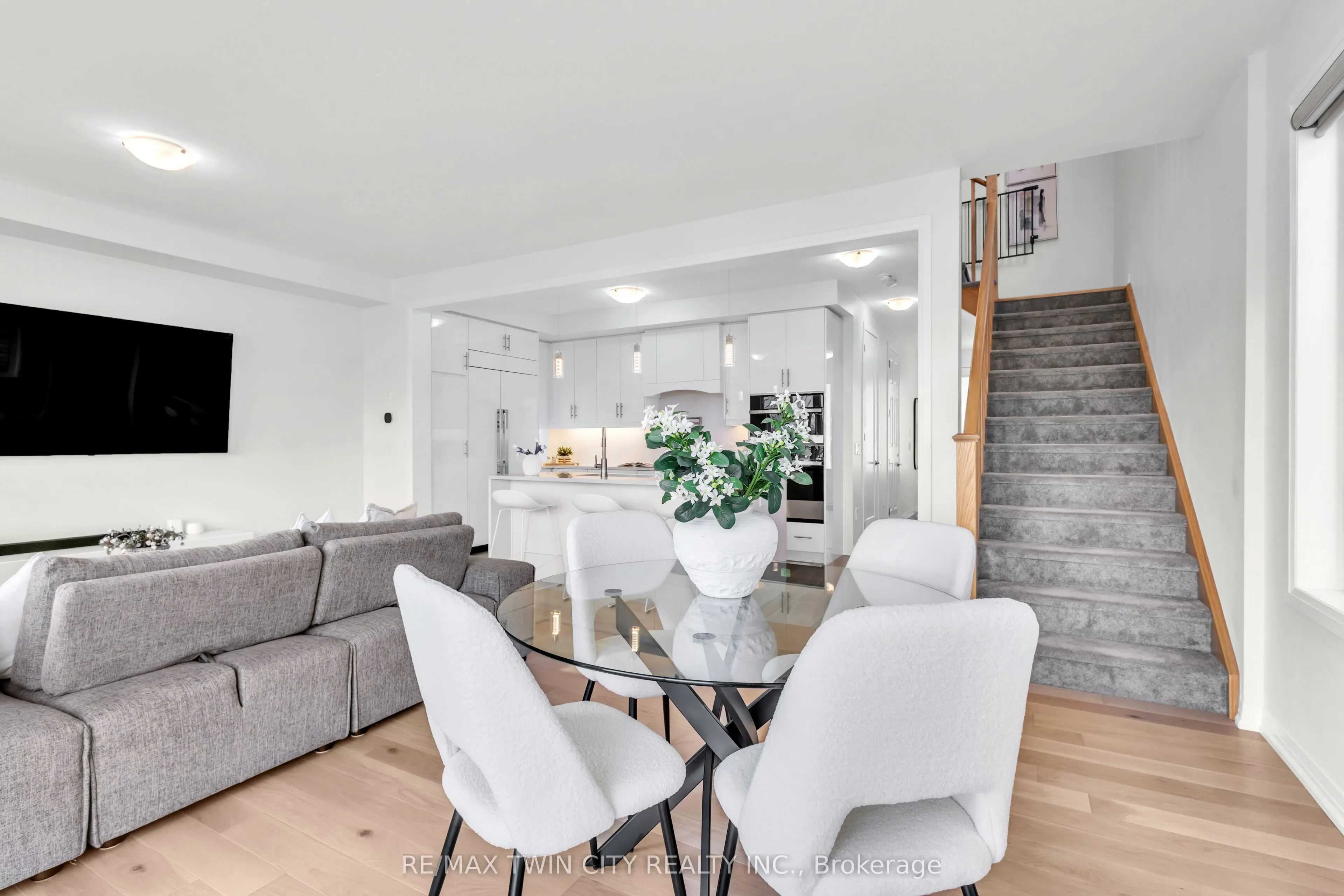 35 Crossmore Crescent