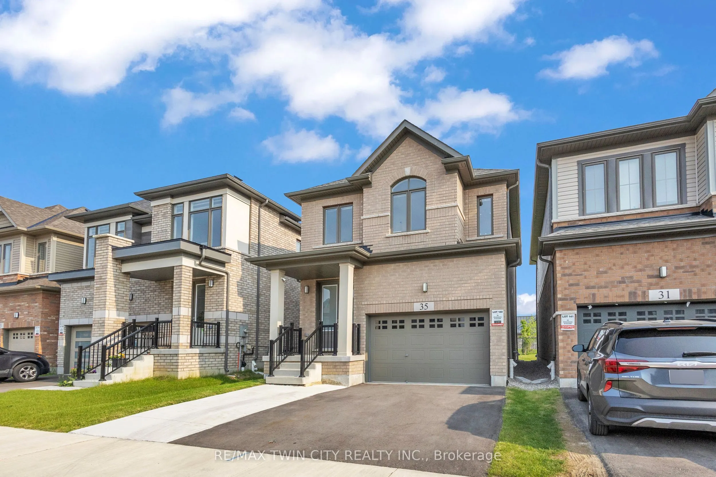 35 Crossmore Crescent