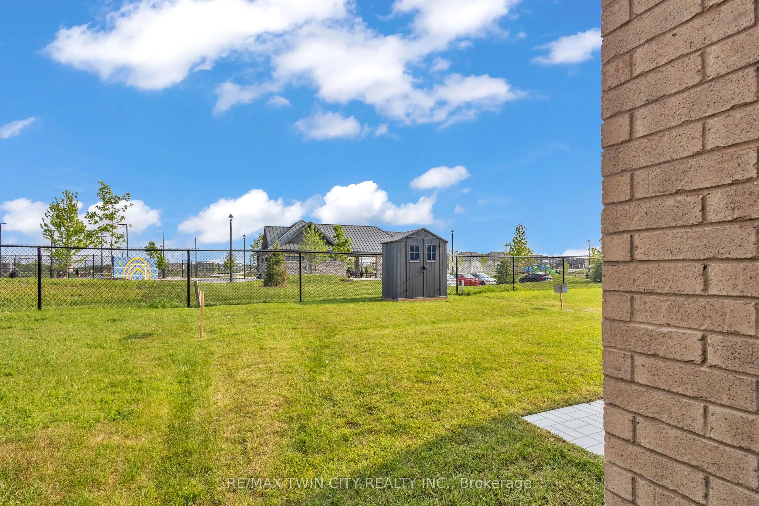 35 Crossmore Crescent