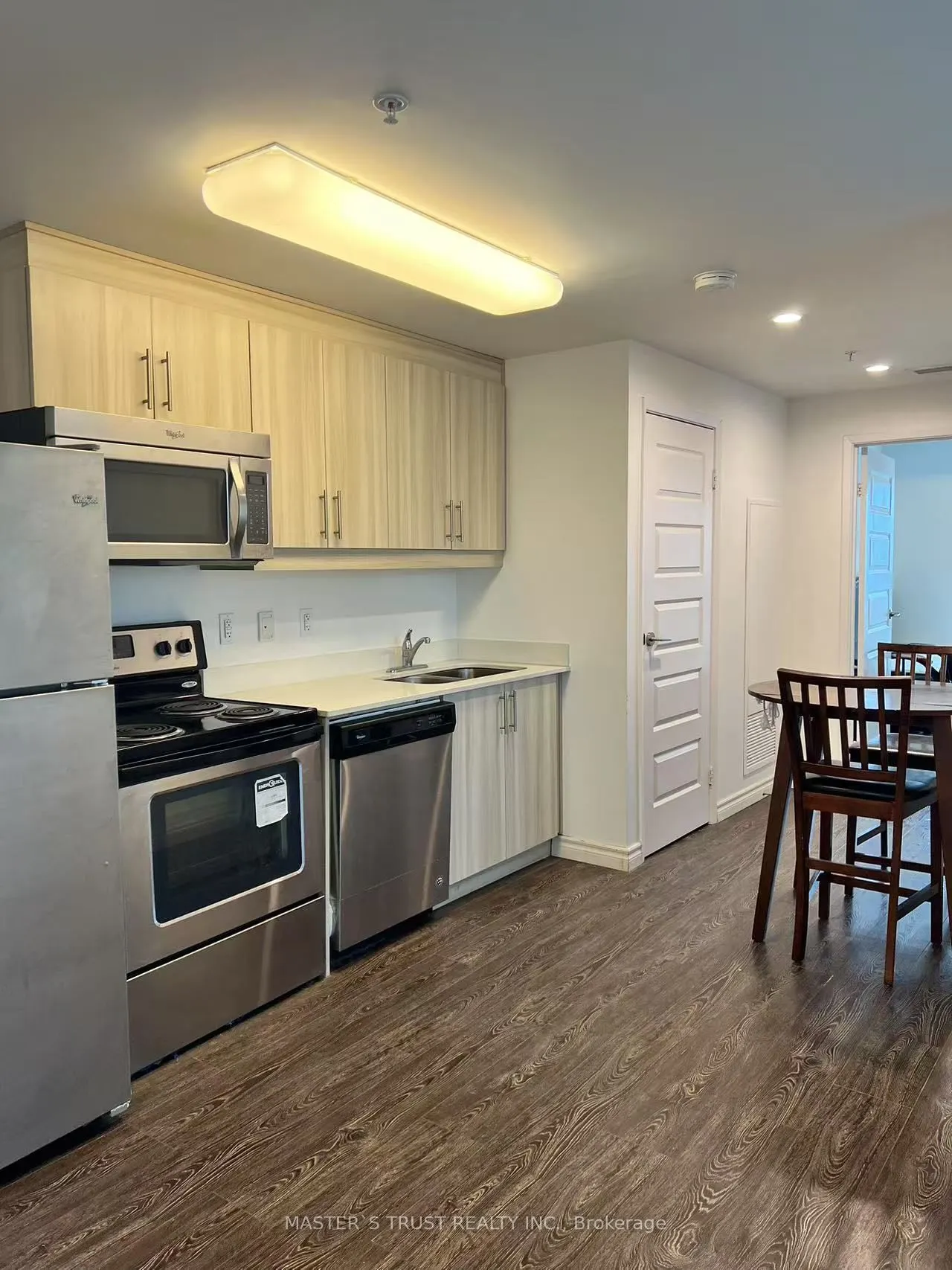 158 King Street N Street, #1001