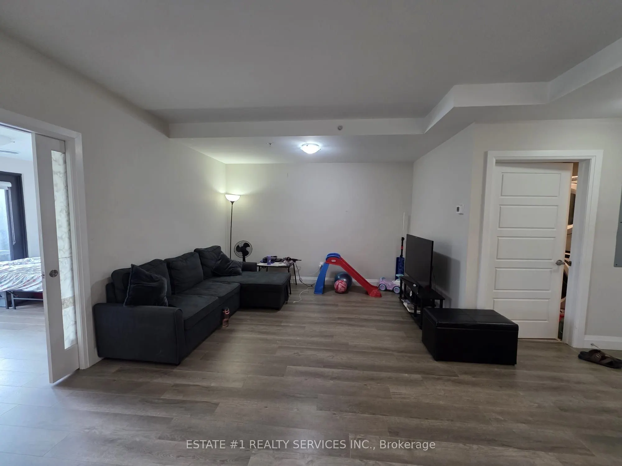 5 Wake Robin Drive, #203